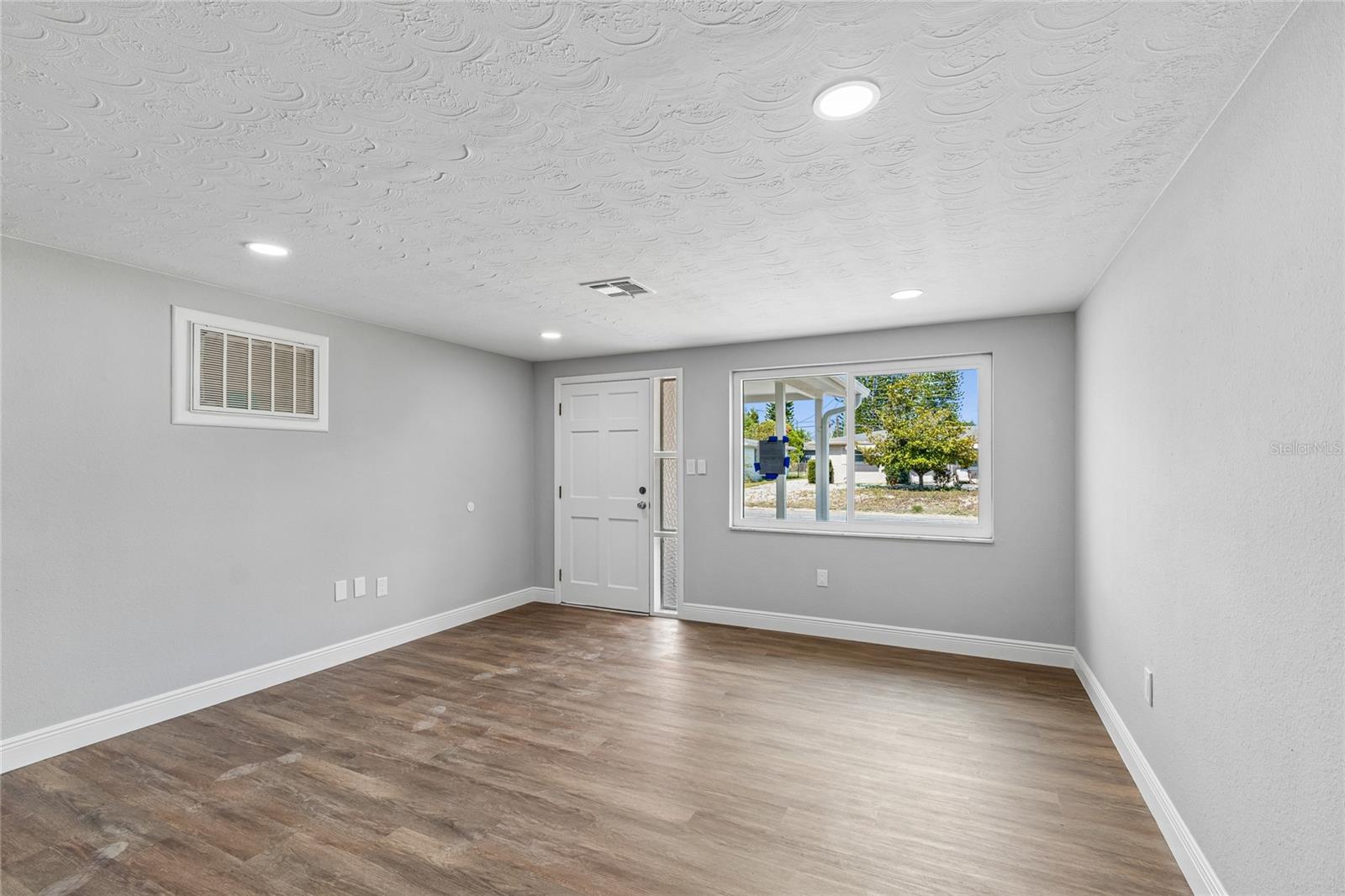 CREST RIDGE GARDENS - Residential