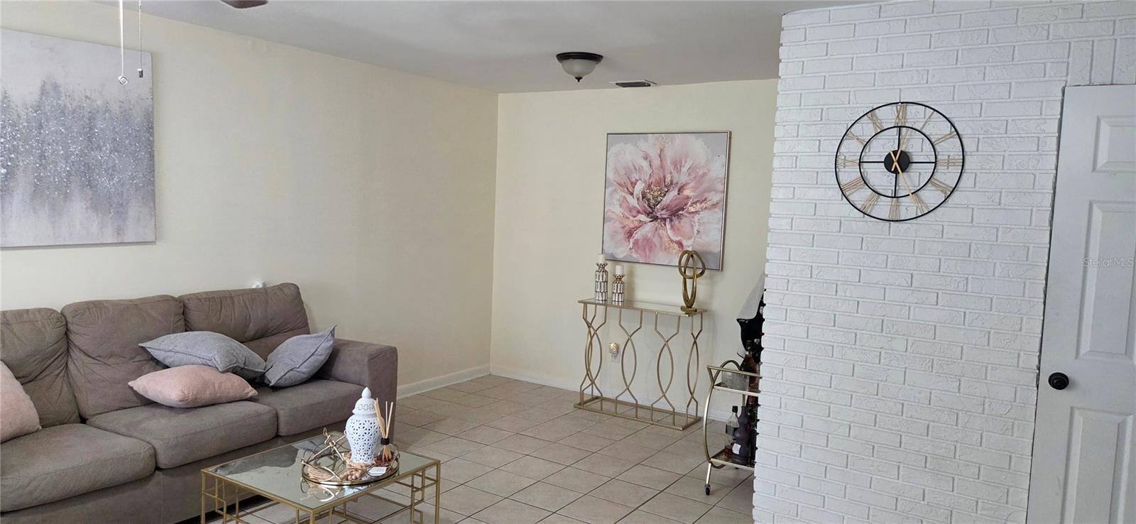 TOWN'N COUNTRY PARK UNIT NO 20 LOT 14 BLOCK 46 - Residential