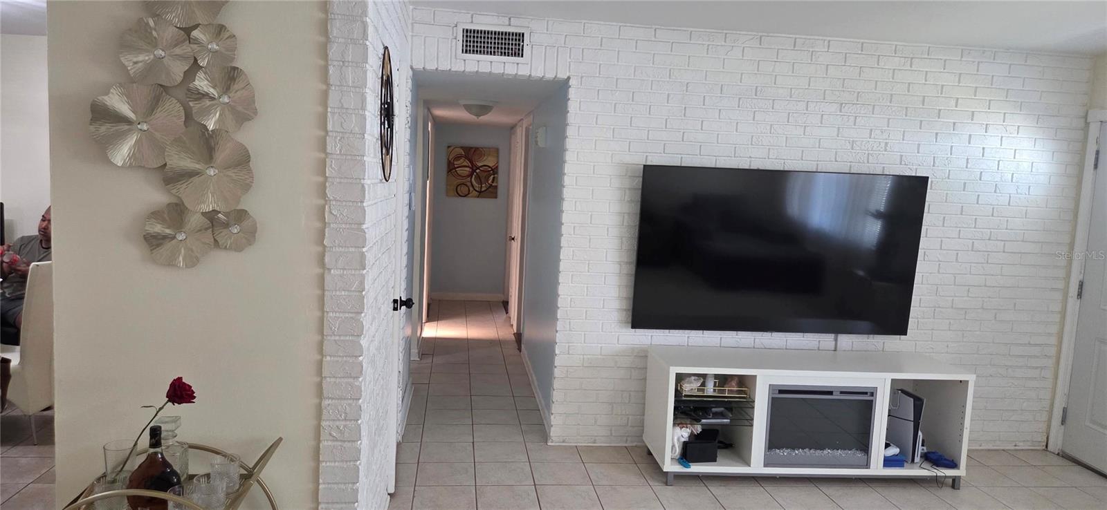 TOWN'N COUNTRY PARK UNIT NO 20 LOT 14 BLOCK 46 - Residential