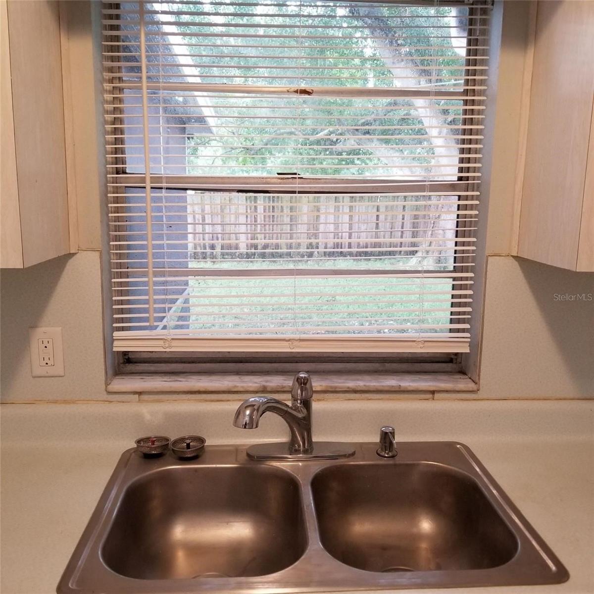 TOWN'N COUNTRY PARK UNIT NO 20 LOT 14 BLOCK 46 - Residential