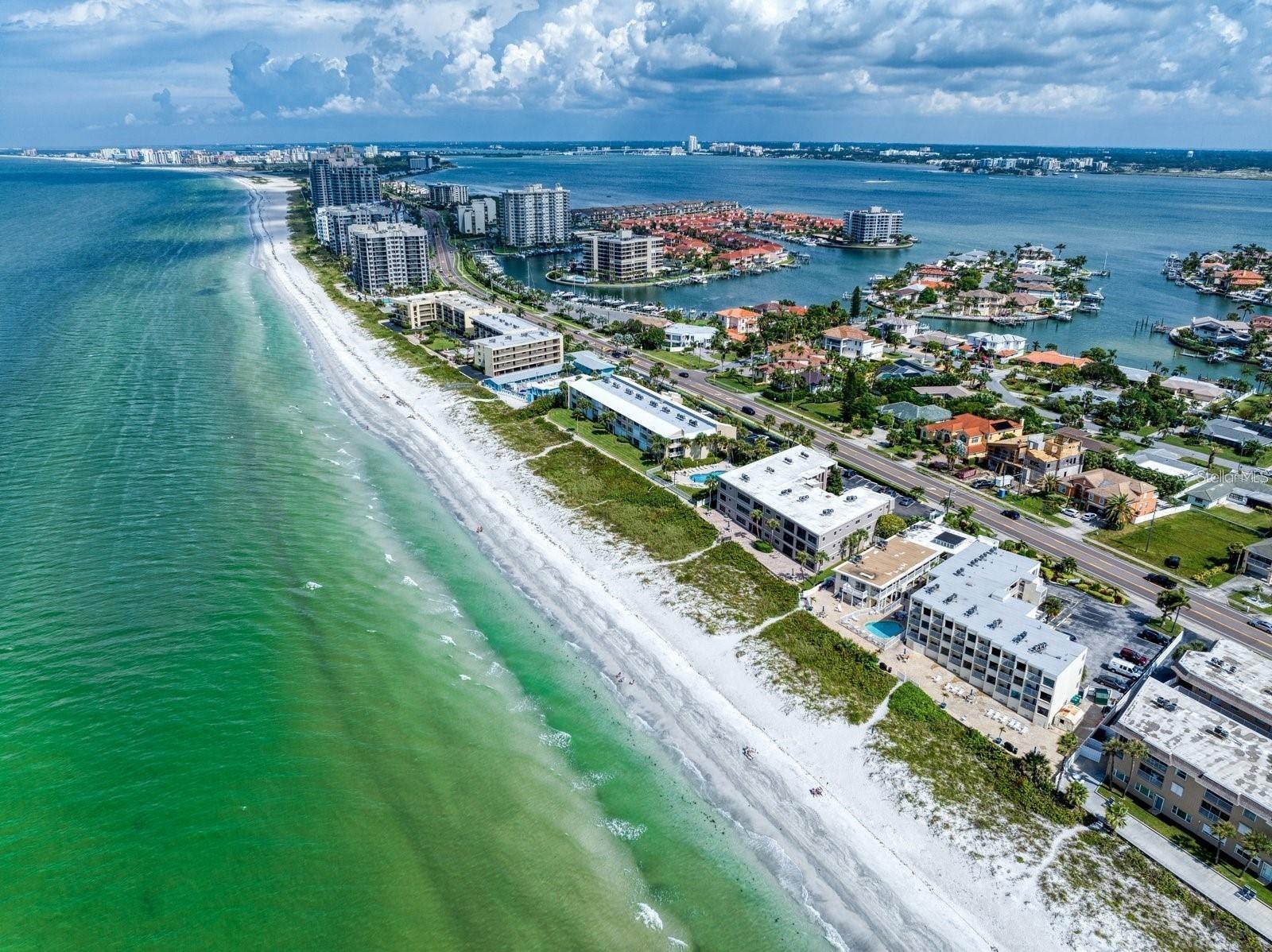 CARRIAGE HOUSE BEACH RESORT CONDO - Residential