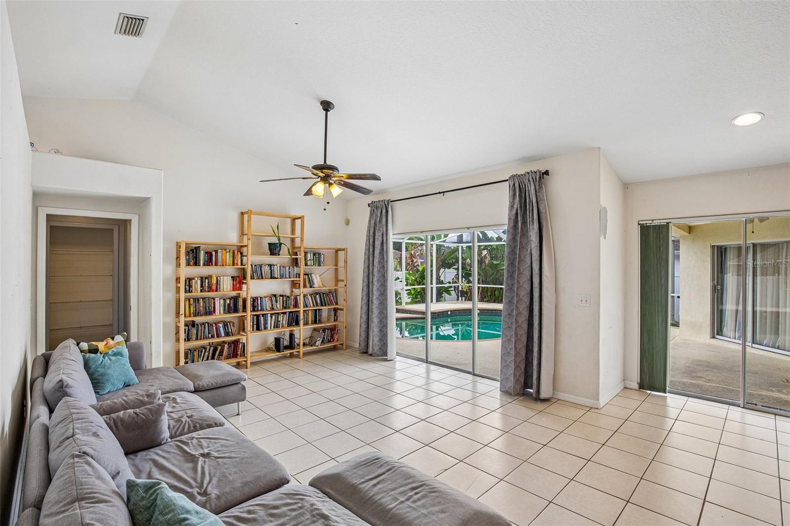 KINGSWAY OAKS UNIT 2 - Residential