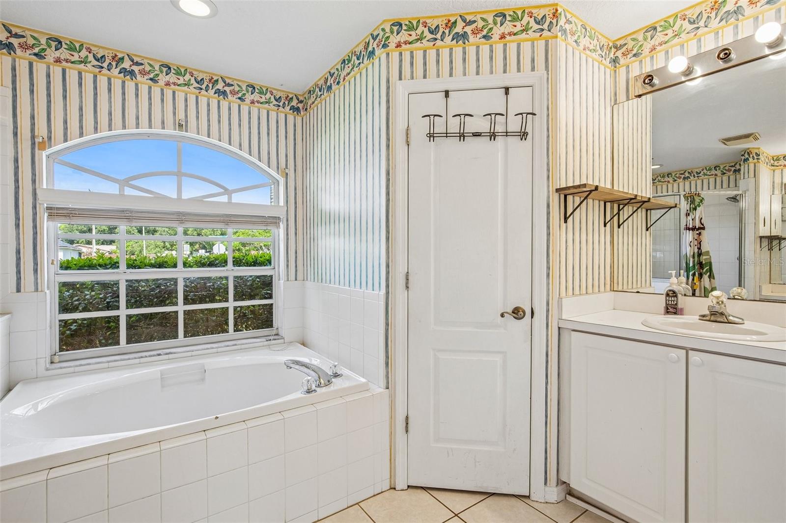 KINGSWAY OAKS UNIT 2 - Residential
