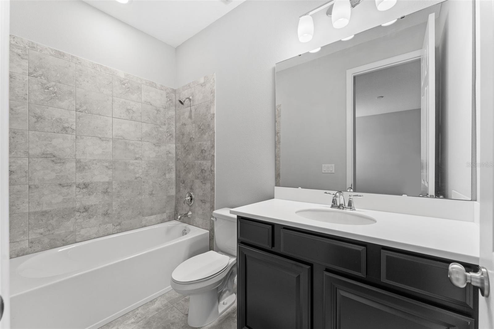 LAKEVIEW PRESERVE - Residential Lease