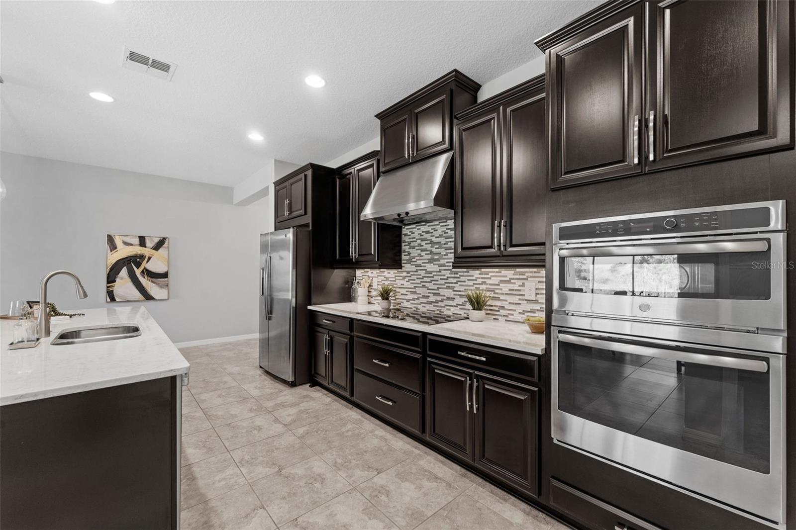 LAKEVIEW PRESERVE - Residential Lease