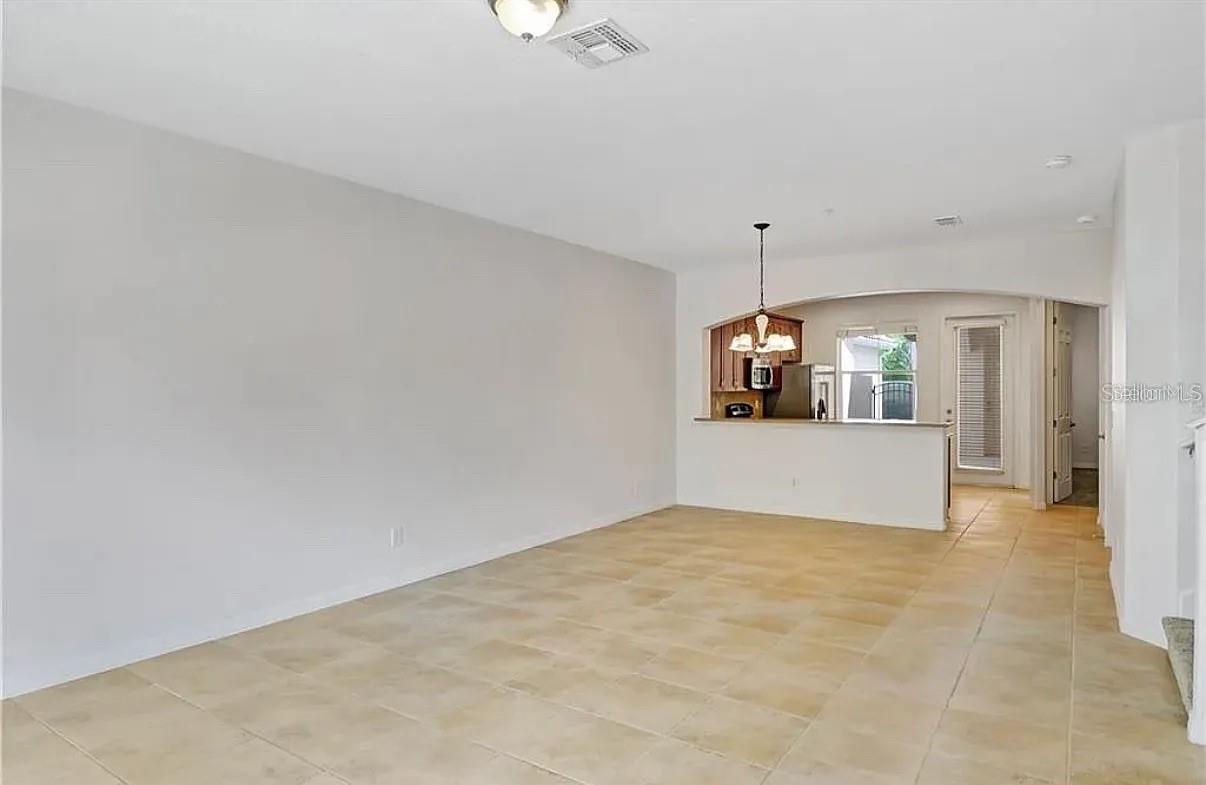 FOUNTAINS/CRYSTAL CRK CONDO I - Residential Lease