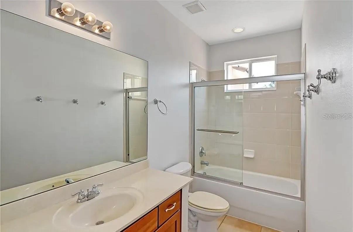 FOUNTAINS/CRYSTAL CRK CONDO I - Residential Lease