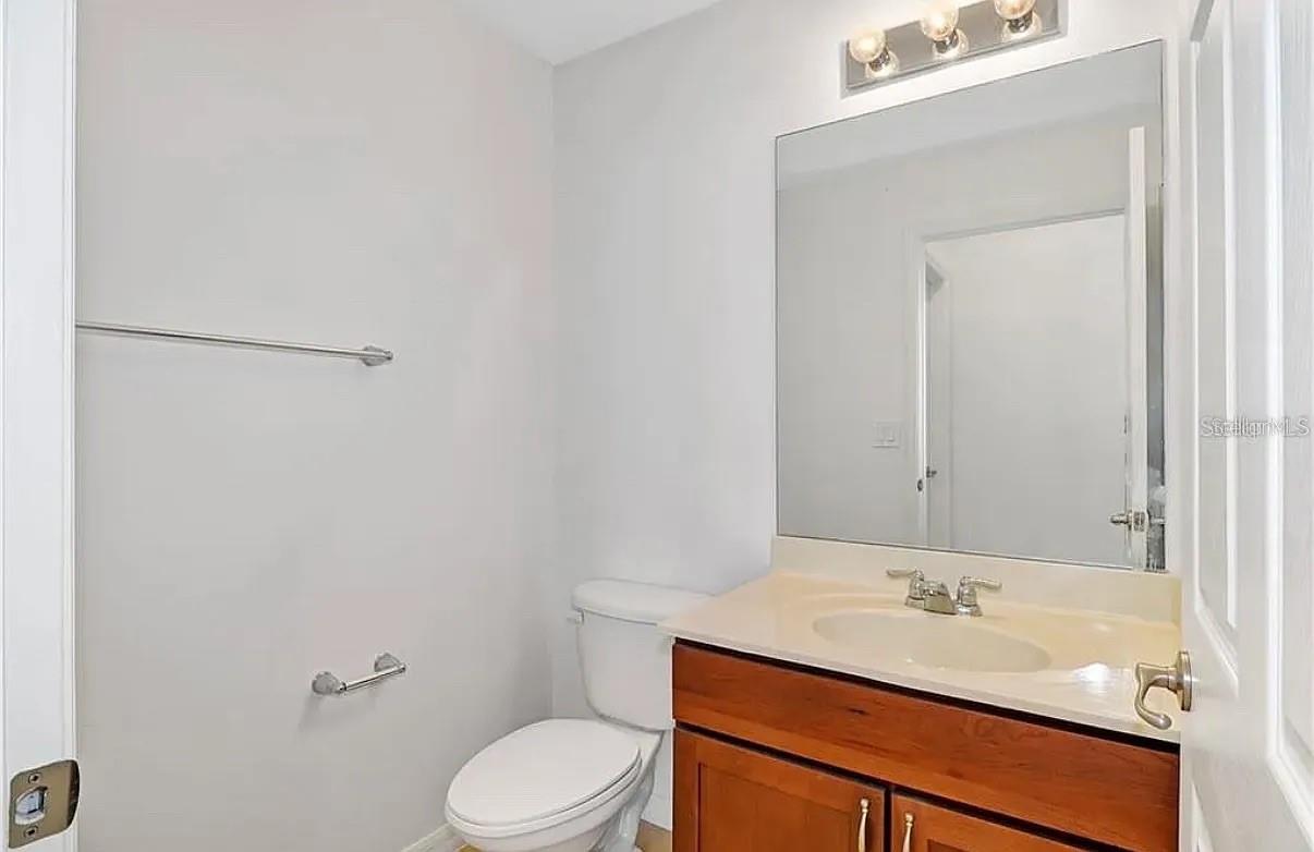 FOUNTAINS/CRYSTAL CRK CONDO I - Residential Lease