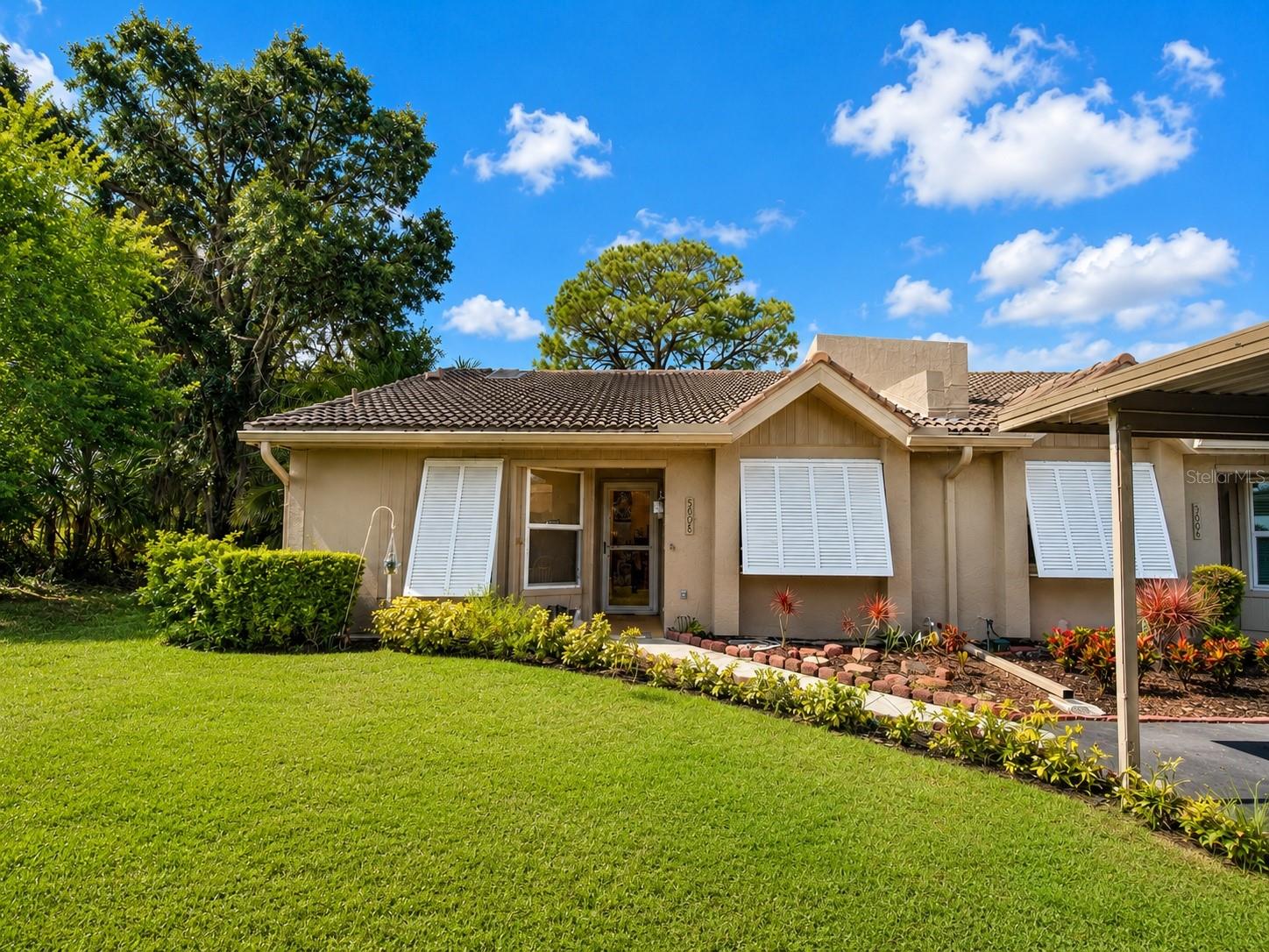 GARDEN LAKES COURTYARD - Residential