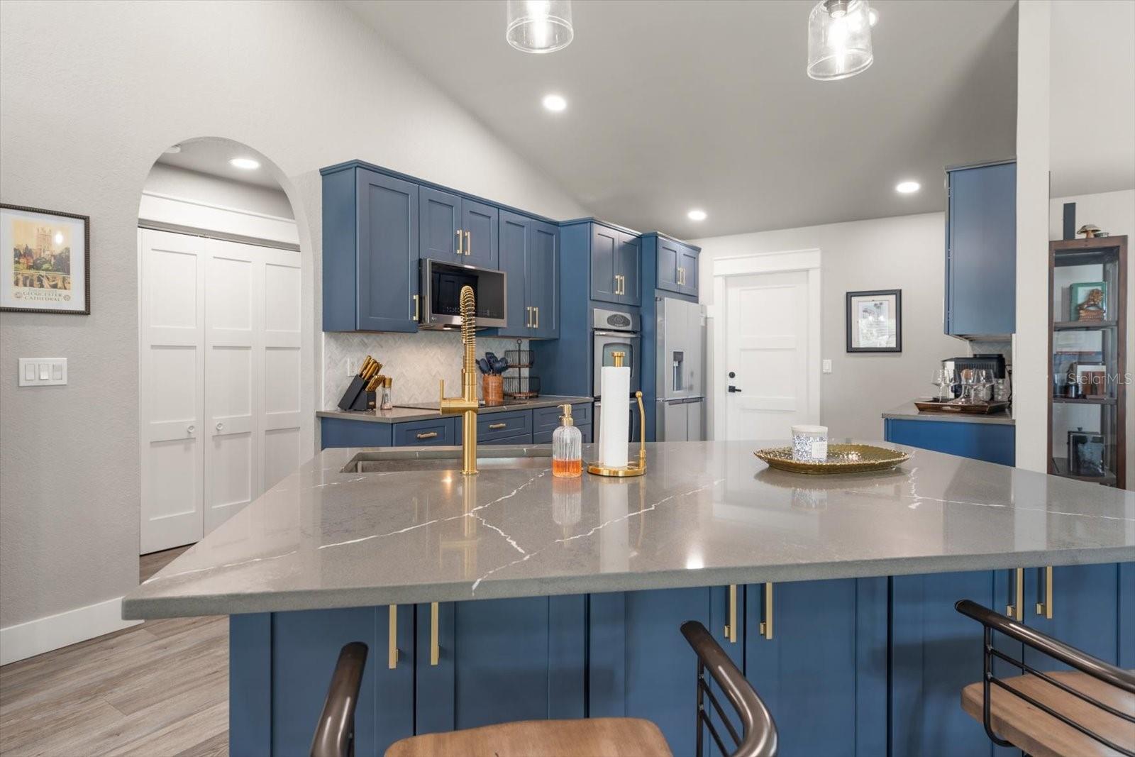 BELLEAIR ESTATES 4TH ADD - Residential