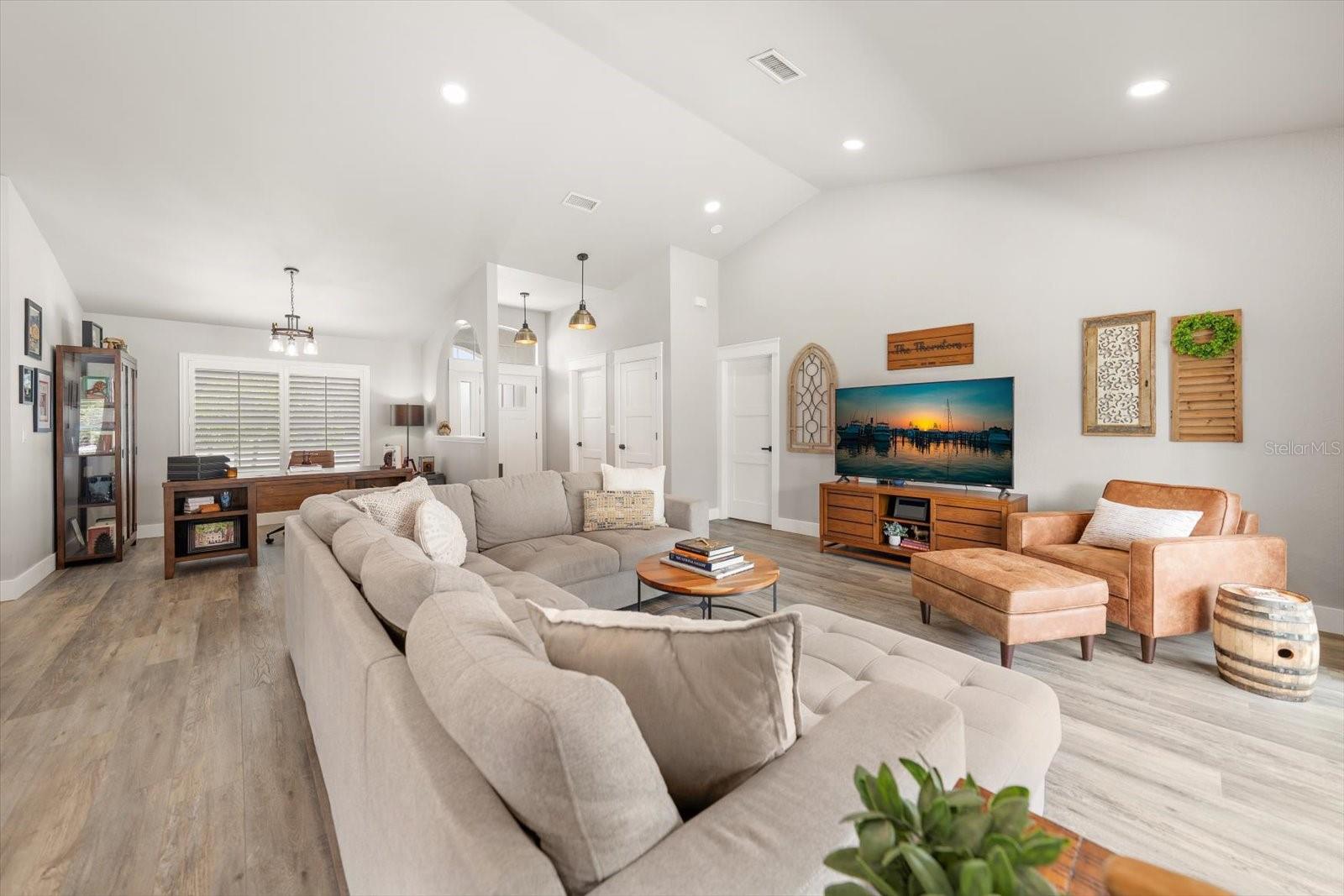 BELLEAIR ESTATES 4TH ADD - Residential
