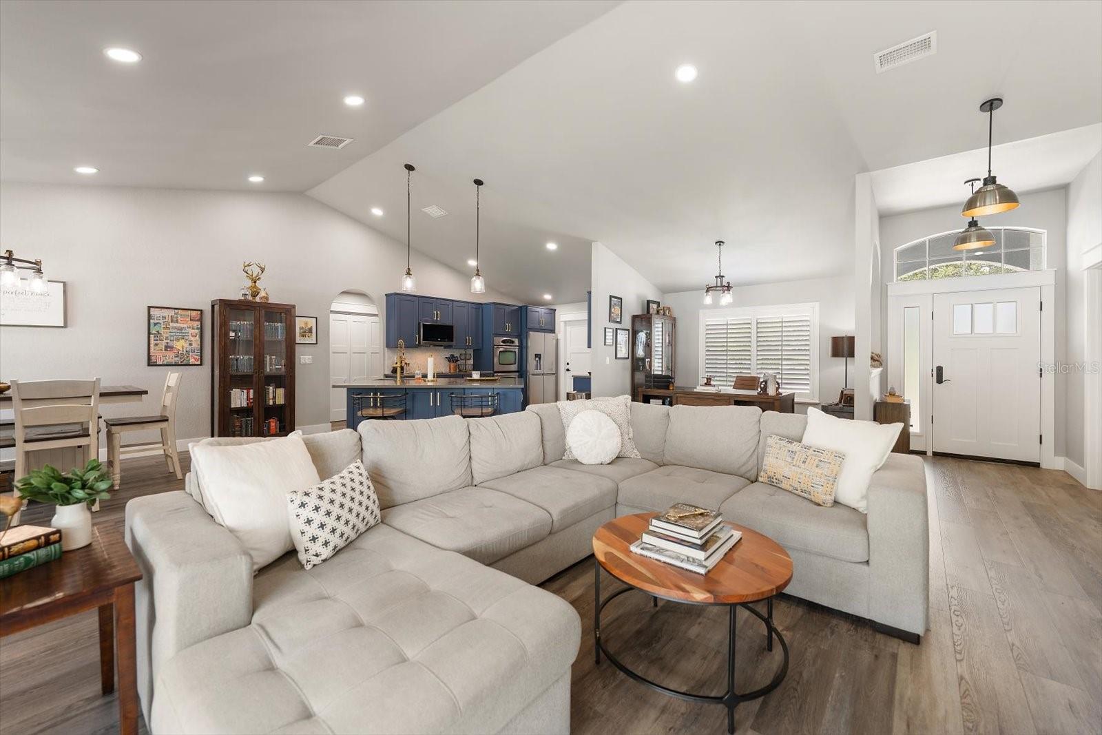 BELLEAIR ESTATES 4TH ADD - Residential