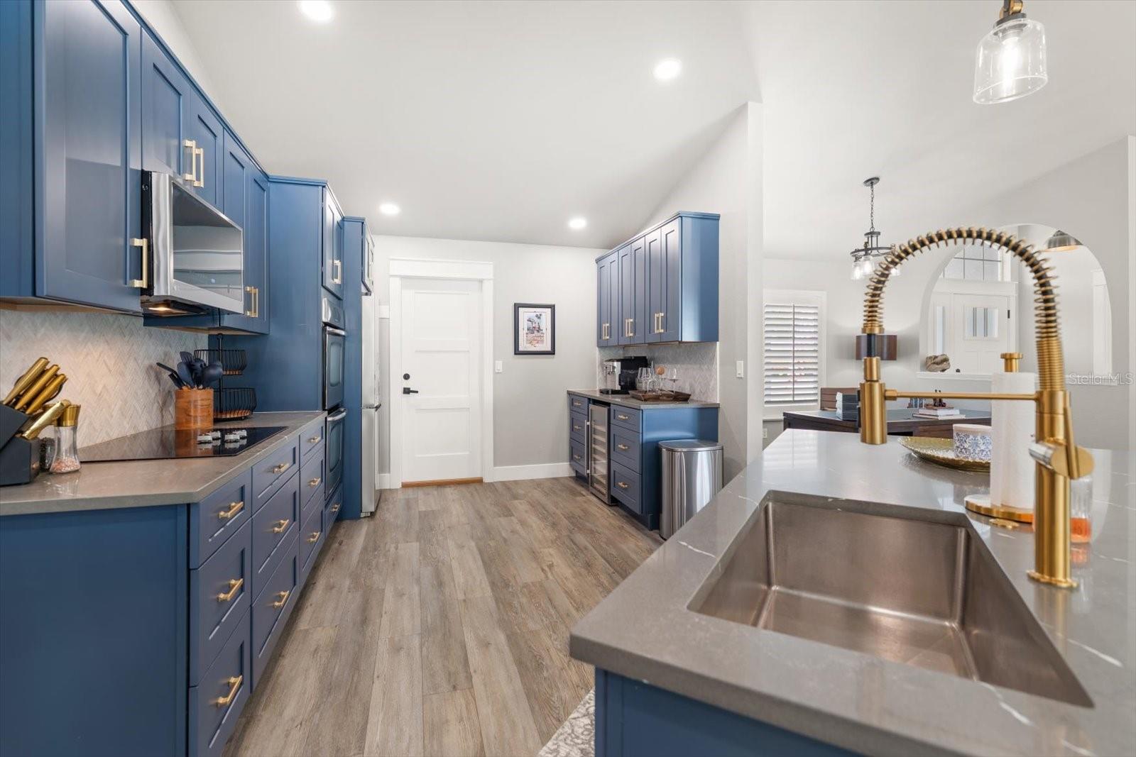 BELLEAIR ESTATES 4TH ADD - Residential