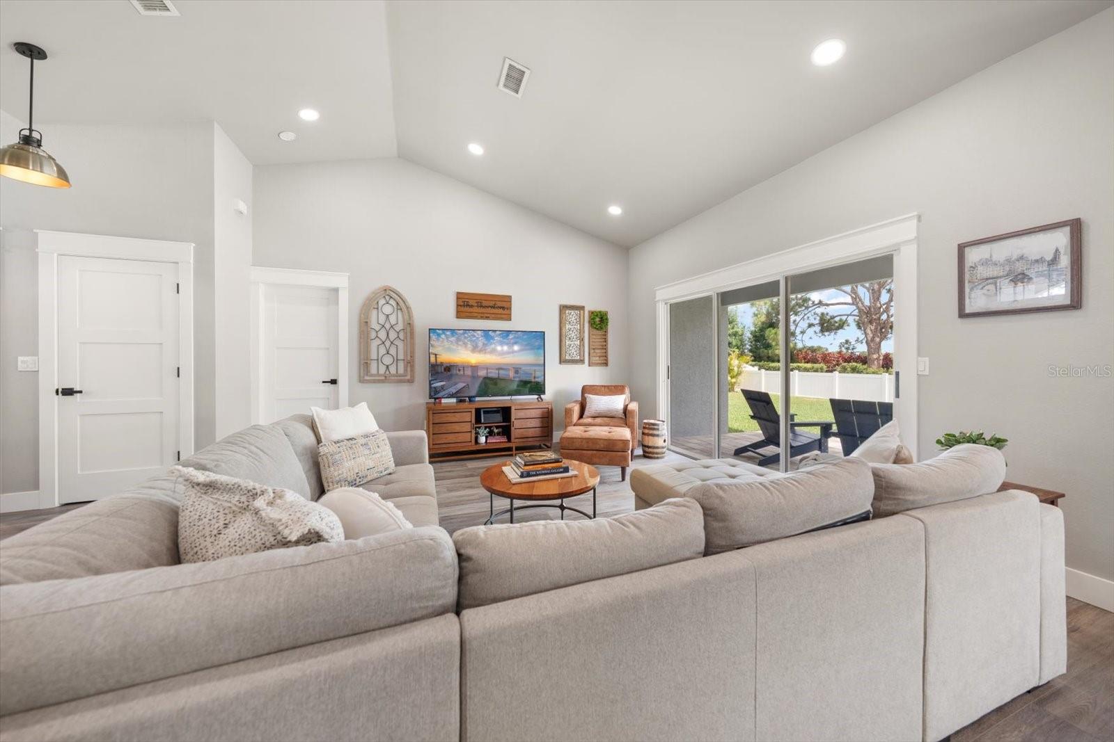 BELLEAIR ESTATES 4TH ADD - Residential