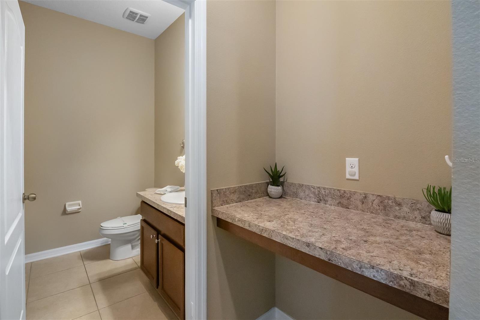 RIVERVIEW TWNHMS PH II - Residential Lease