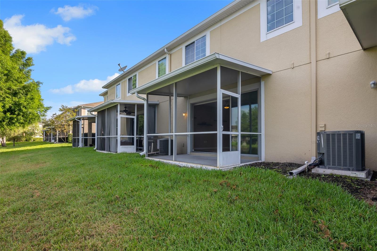 RIVERVIEW TWNHMS PH II - Residential Lease