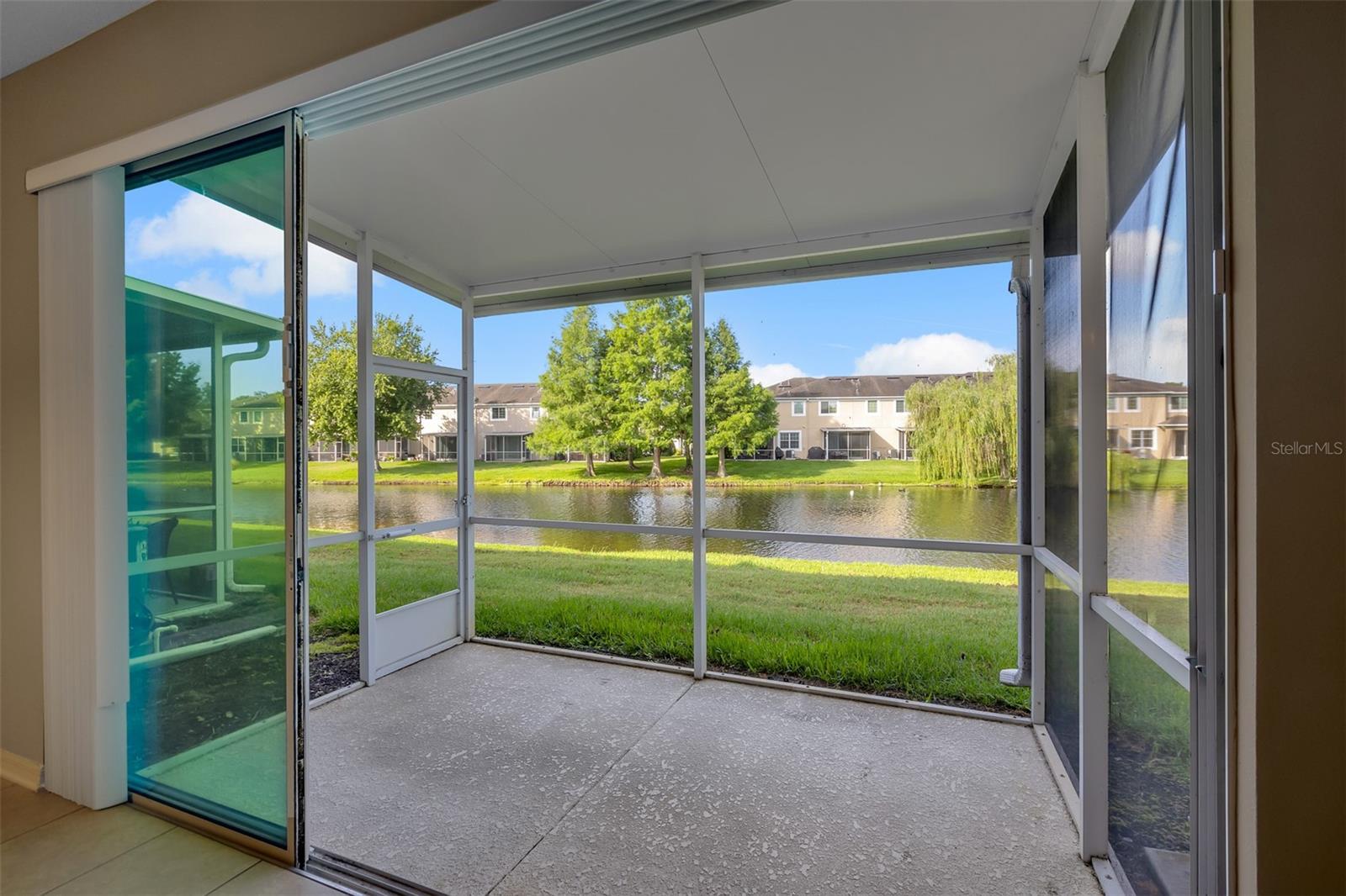 RIVERVIEW TWNHMS PH II - Residential Lease