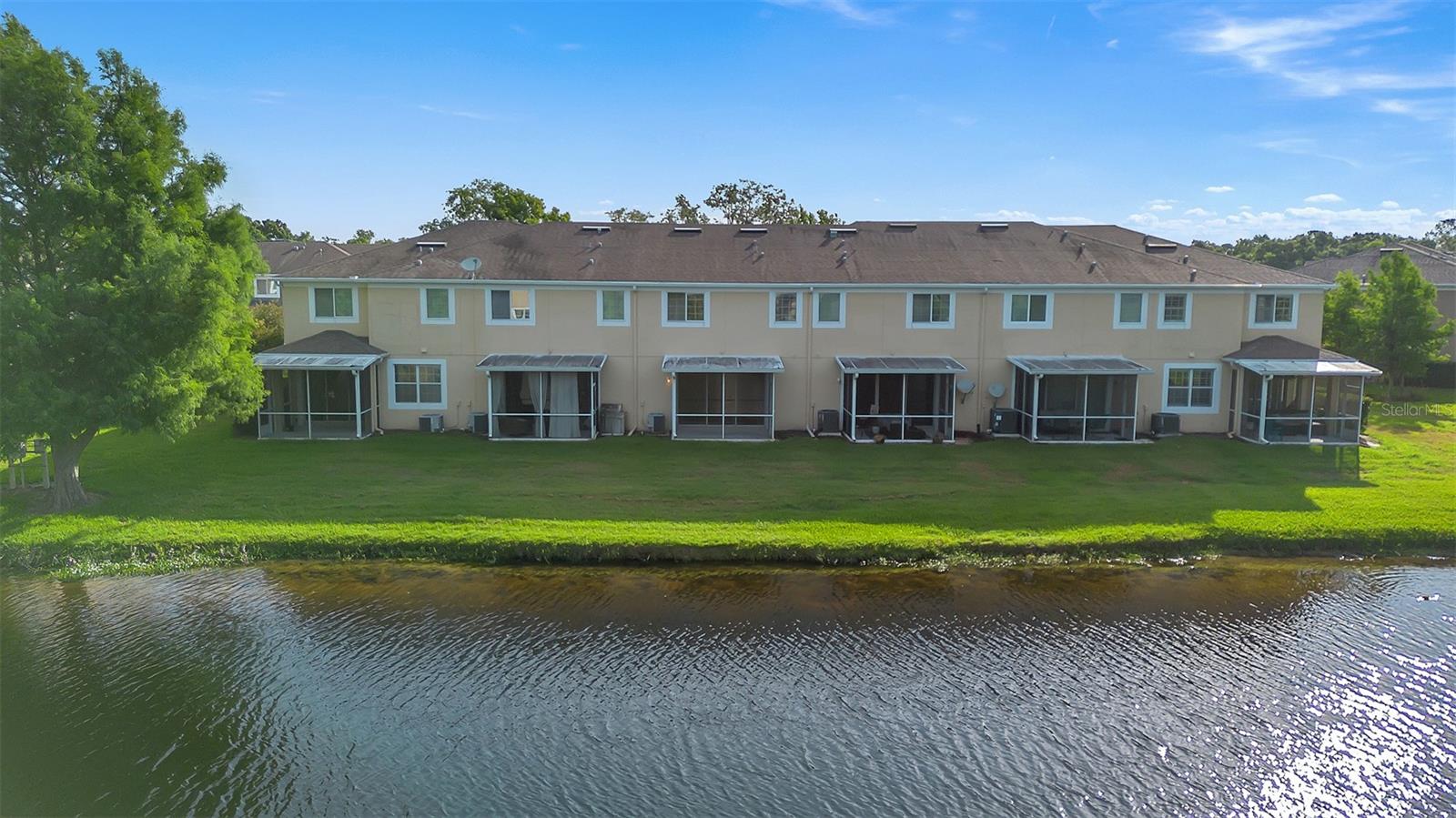 RIVERVIEW TWNHMS PH II - Residential Lease
