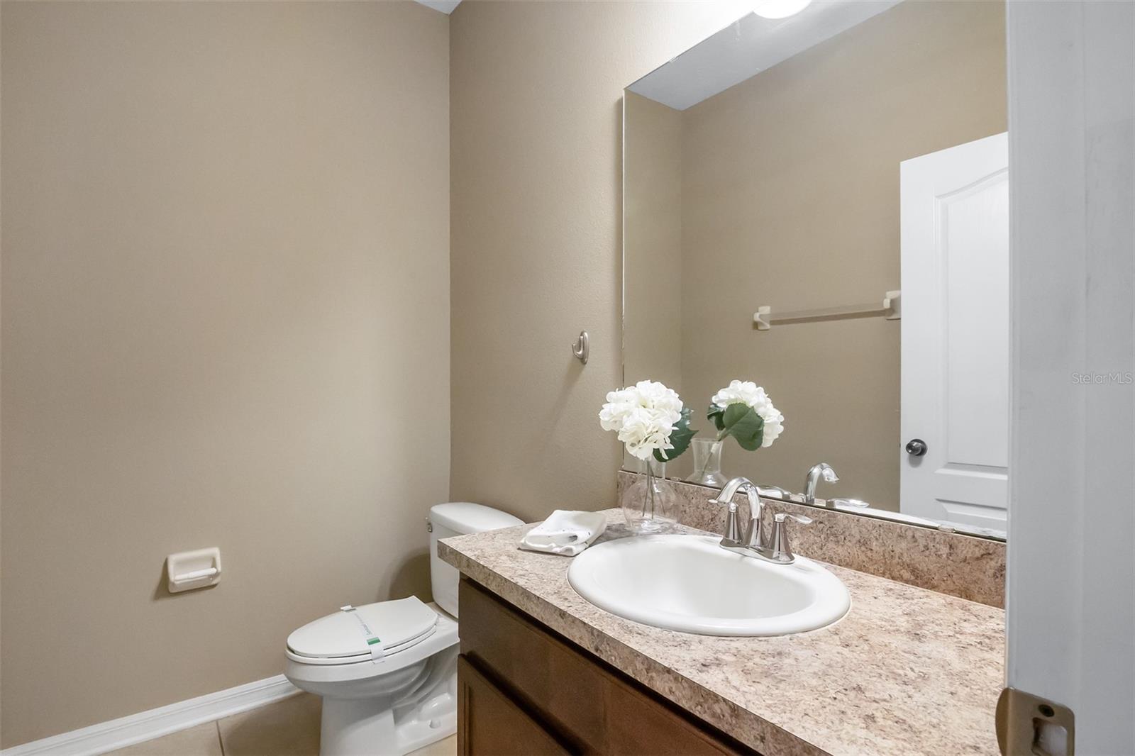 RIVERVIEW TWNHMS PH II - Residential Lease