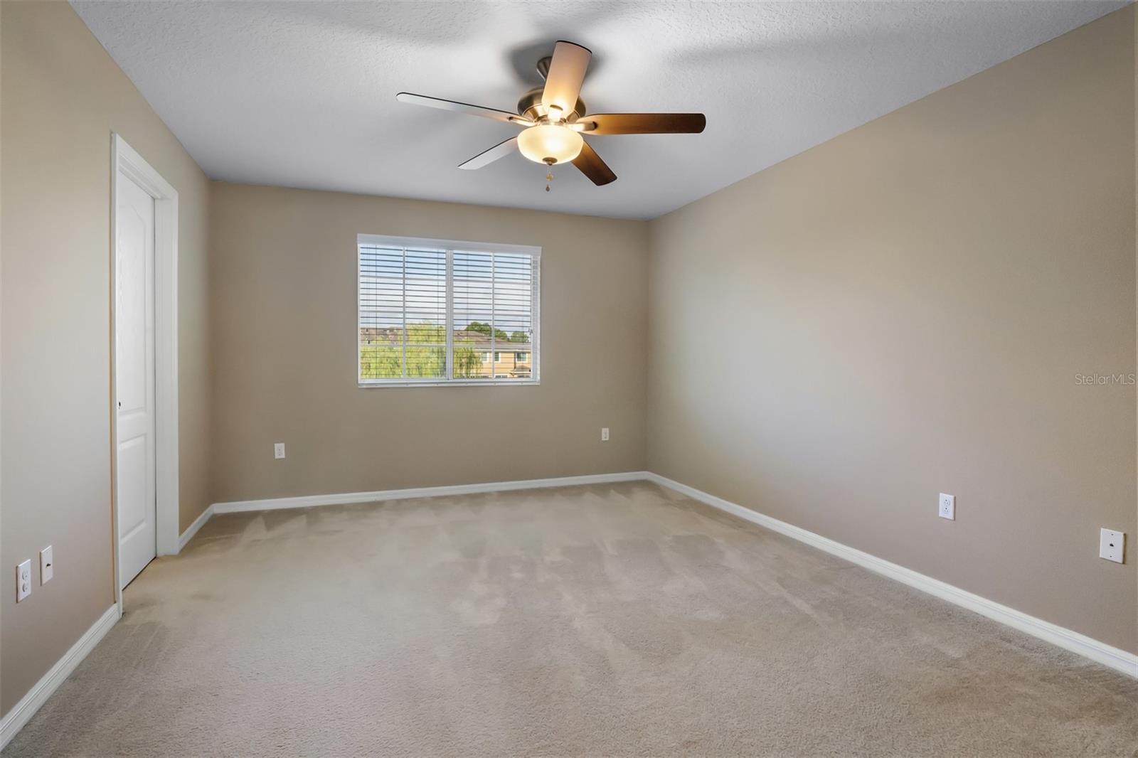RIVERVIEW TWNHMS PH II - Residential Lease