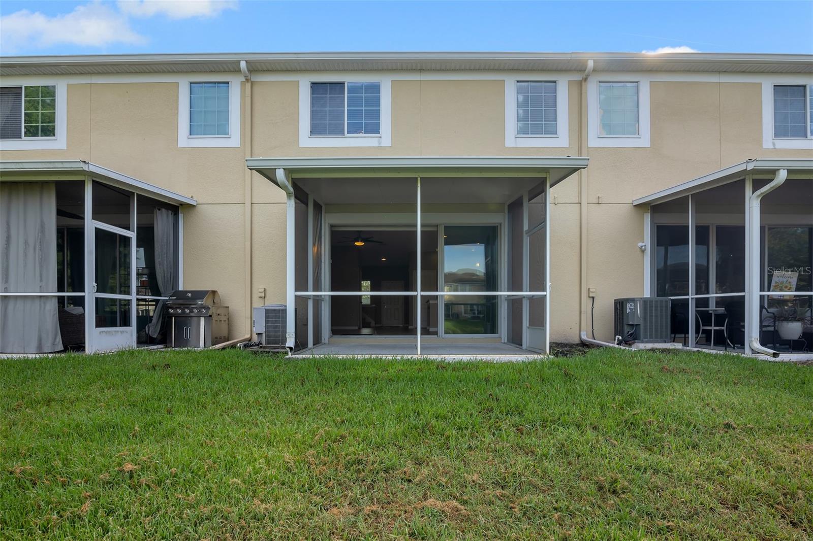RIVERVIEW TWNHMS PH II - Residential Lease
