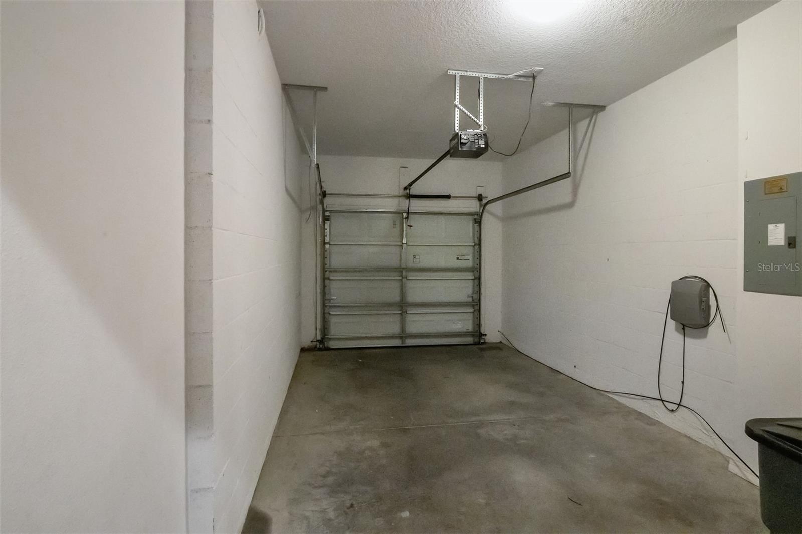 RIVERVIEW TWNHMS PH II - Residential Lease