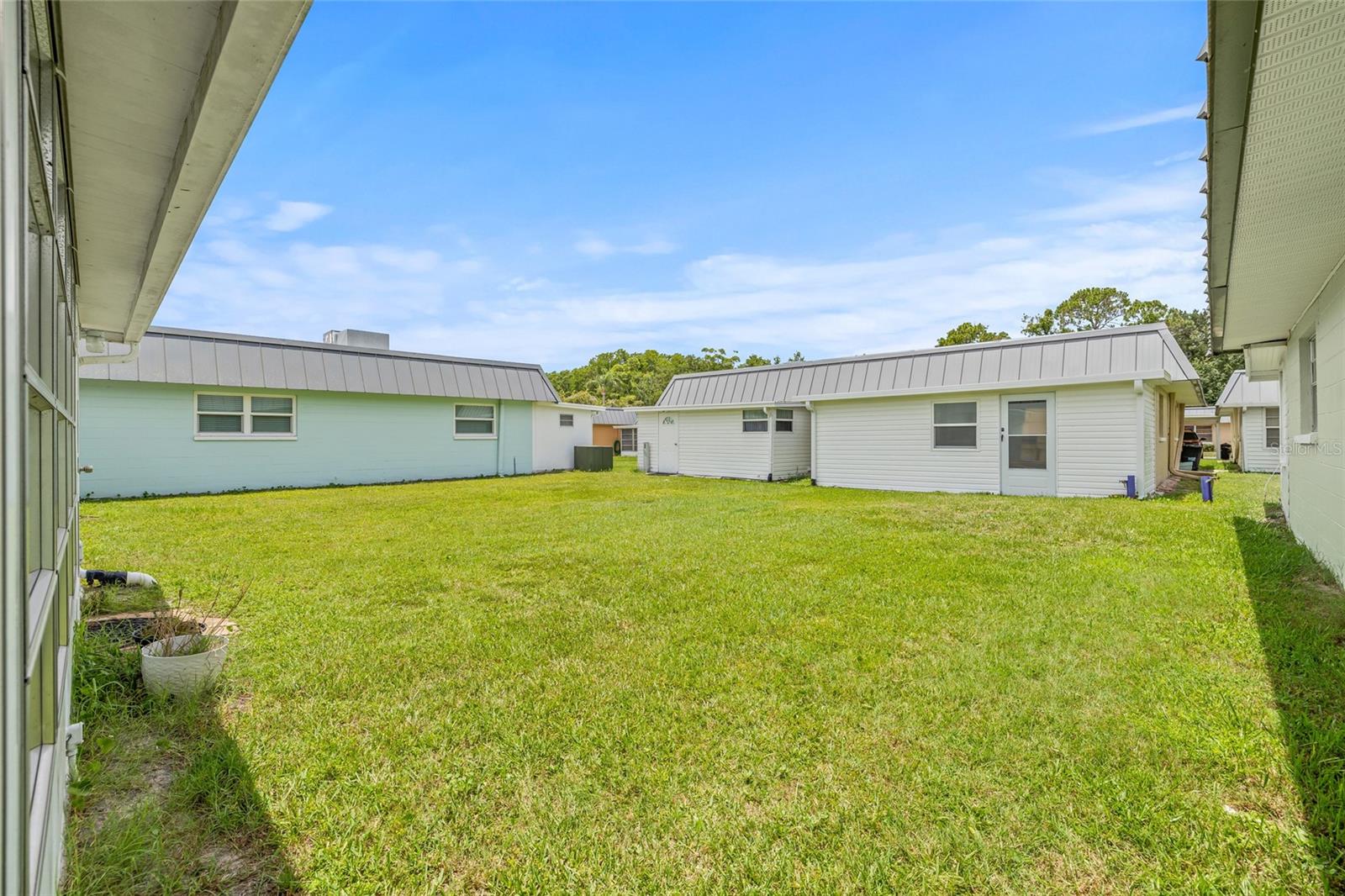 PARADISE POINTE WEST - Residential