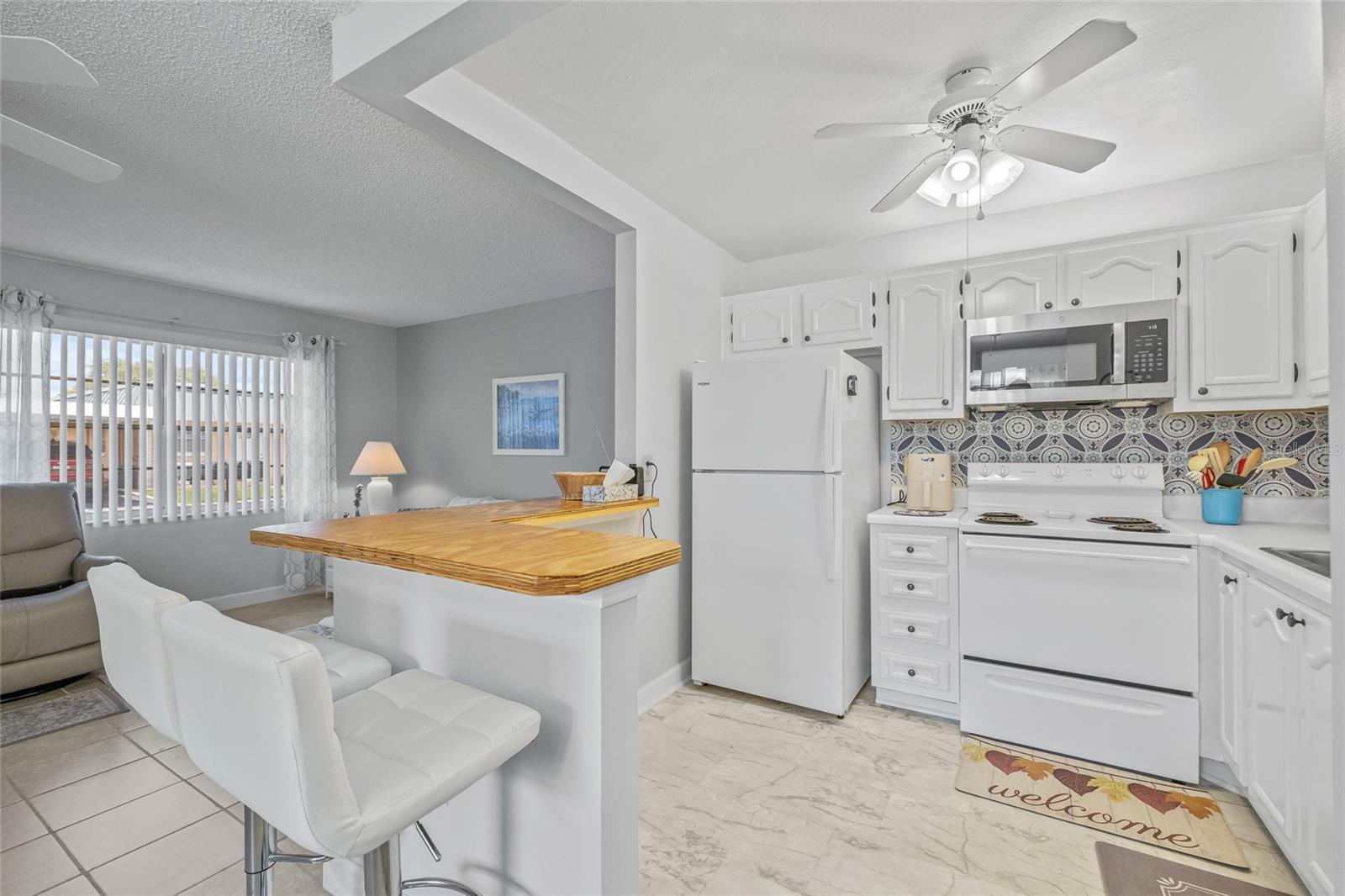 PARADISE POINTE WEST - Residential