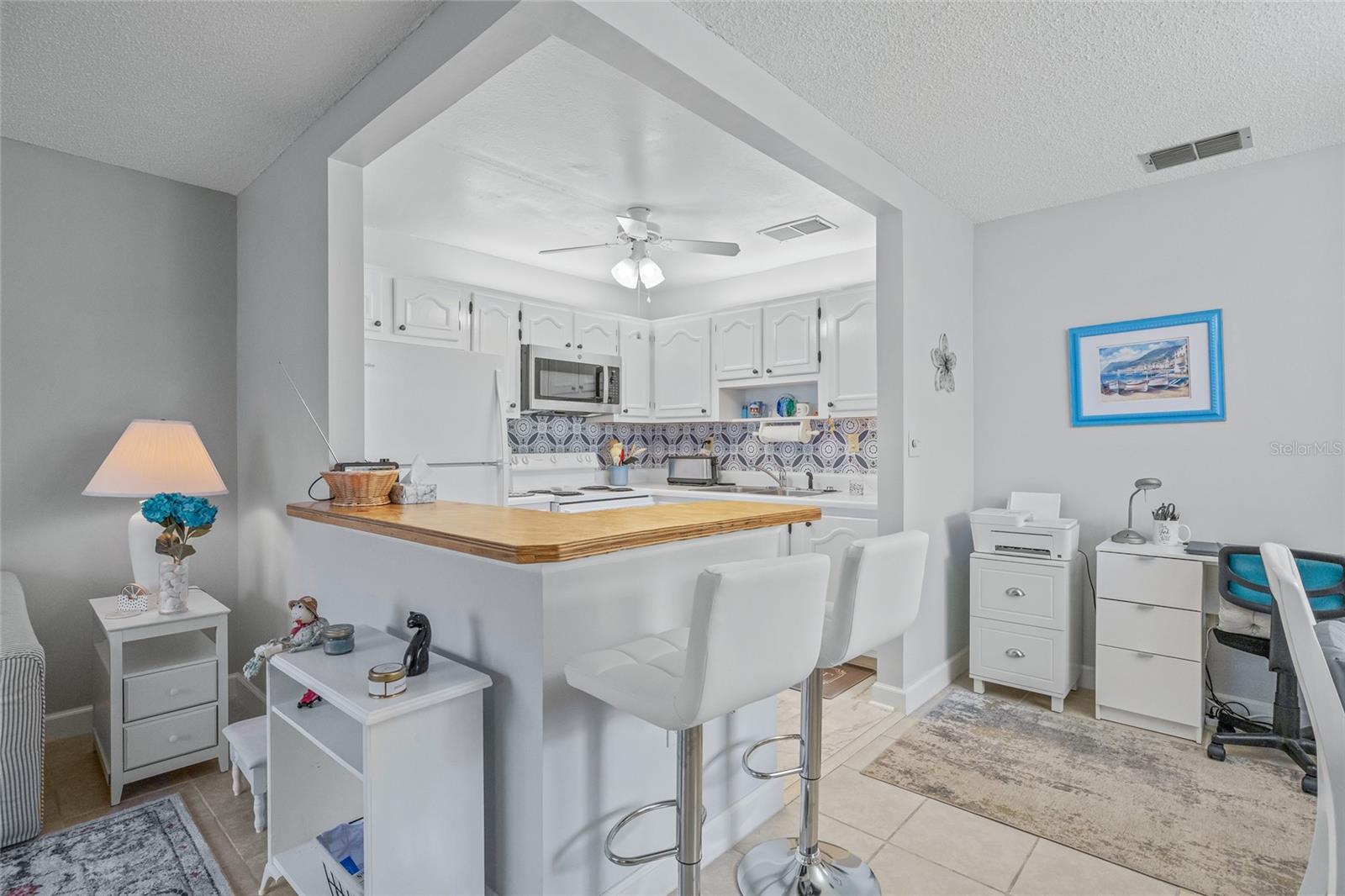 PARADISE POINTE WEST - Residential