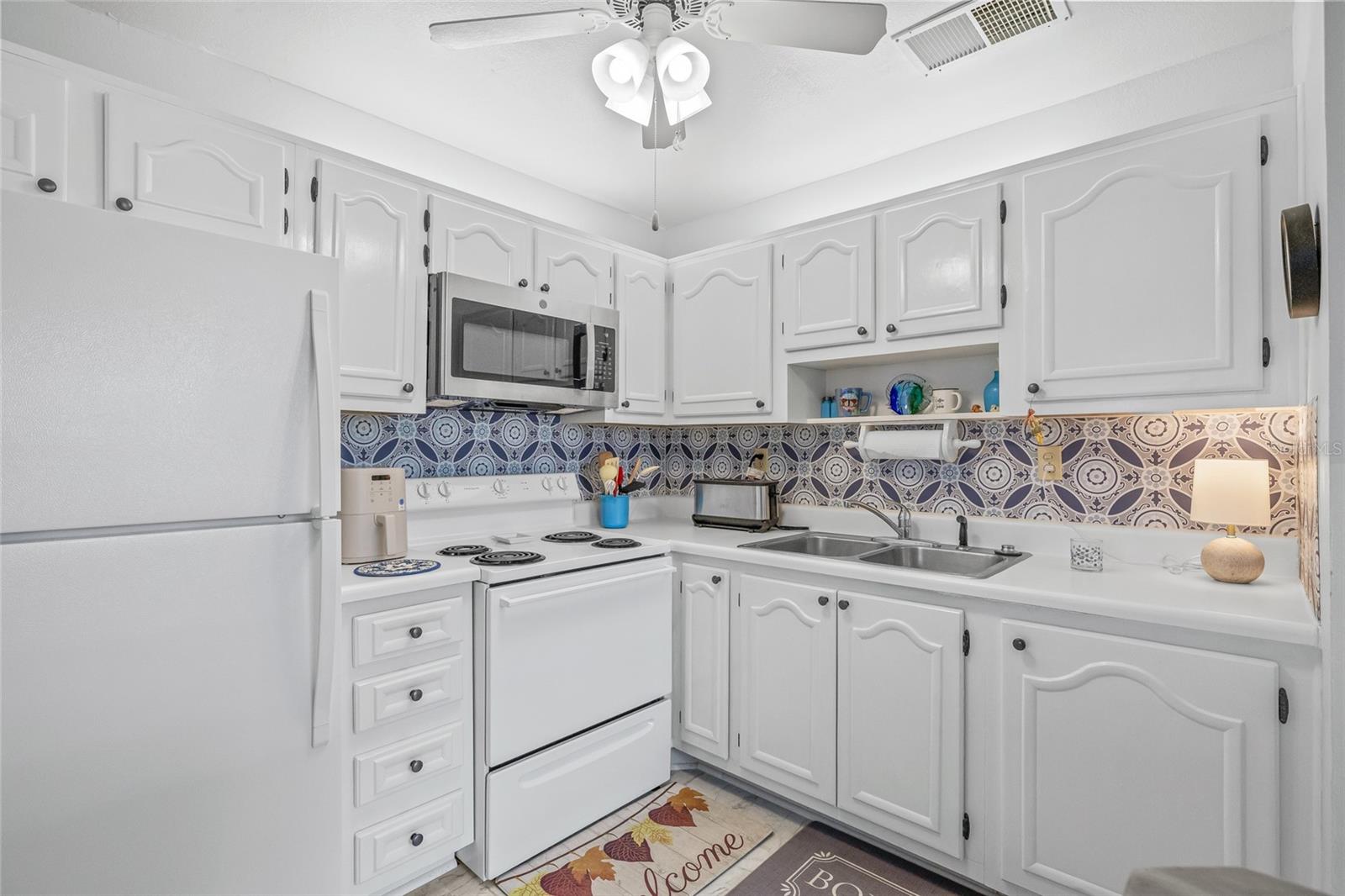 PARADISE POINTE WEST - Residential