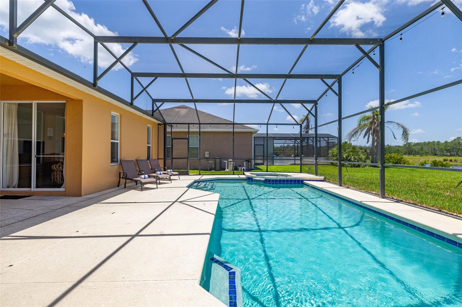 WATERSONG PH 01 - Residential