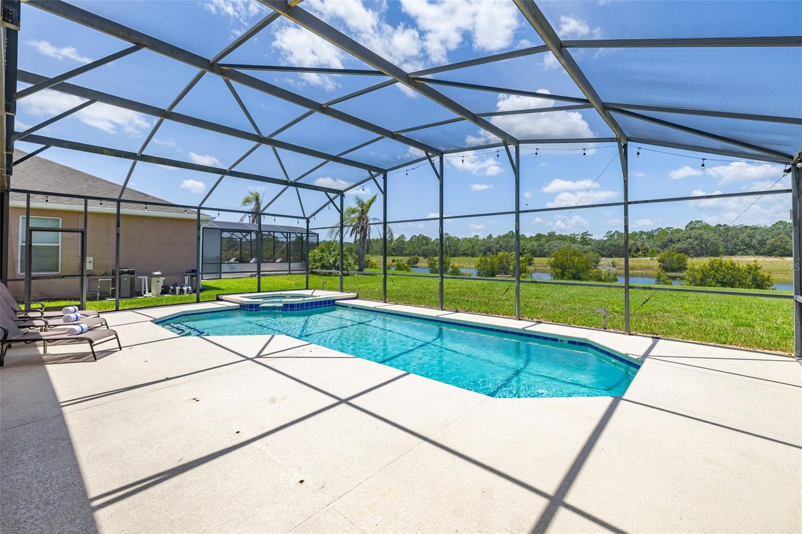 WATERSONG PH 01 - Residential