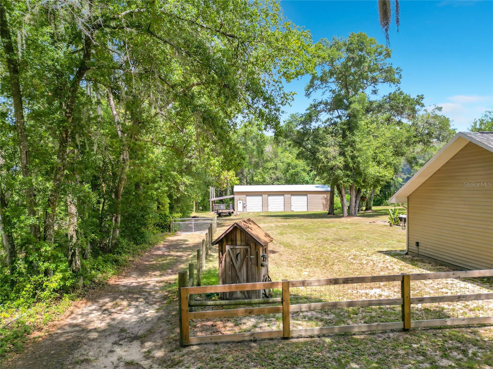 WEIR PARK - Residential