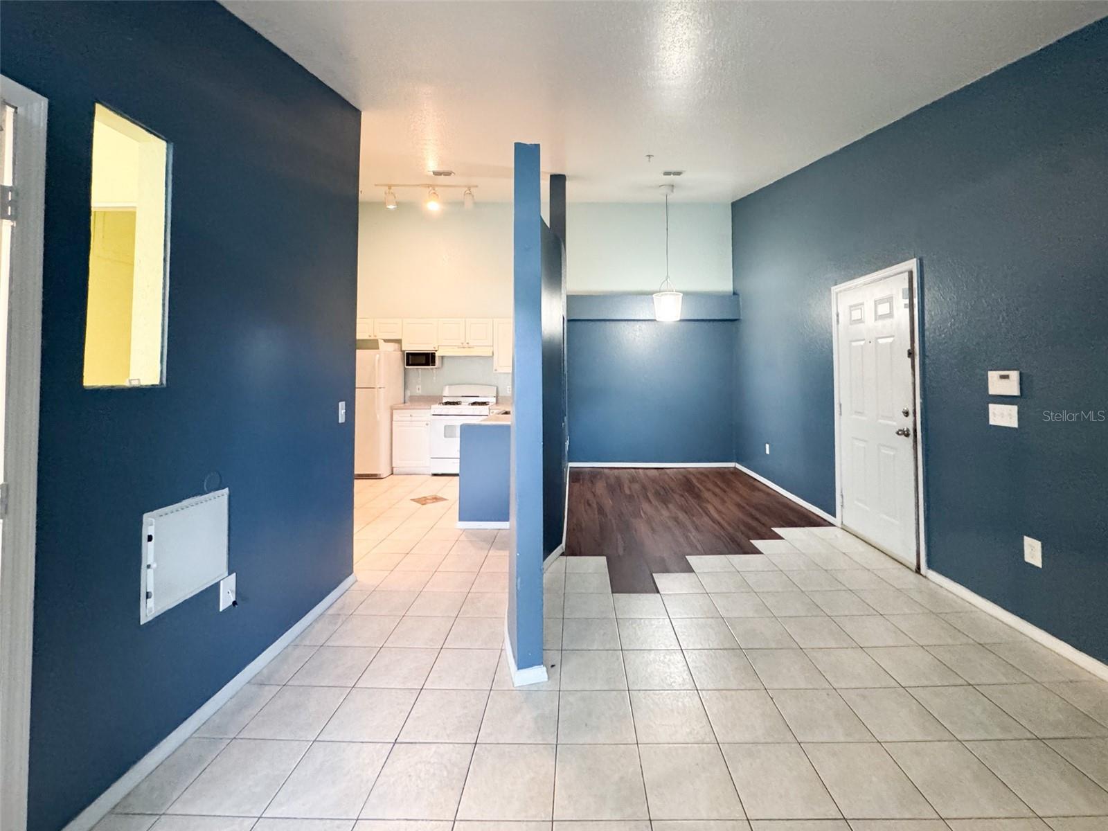 GRAND RESERVE AT KIRKMAN PARKE CONDOMINIUMS - Residential