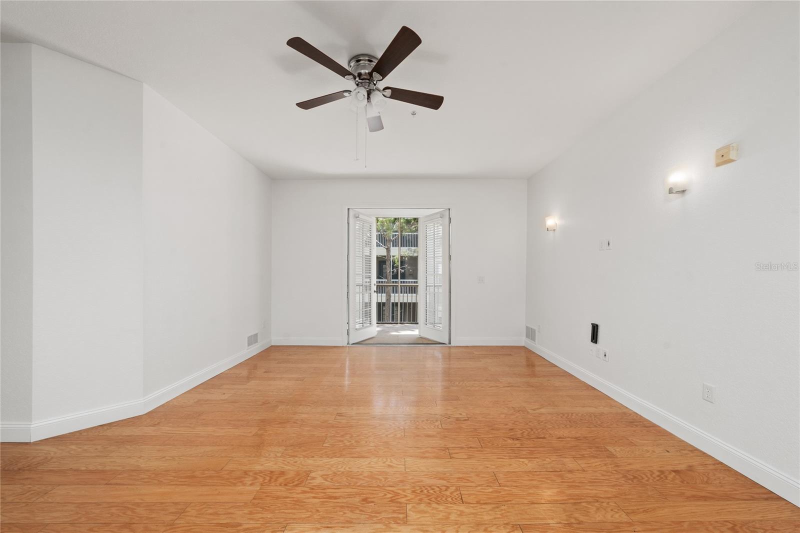 FLORA RIDGE CONDO PH 1 BLDG 1 - Residential