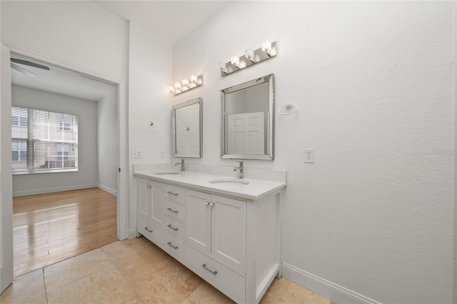 FLORA RIDGE CONDO PH 1 BLDG 1 - Residential