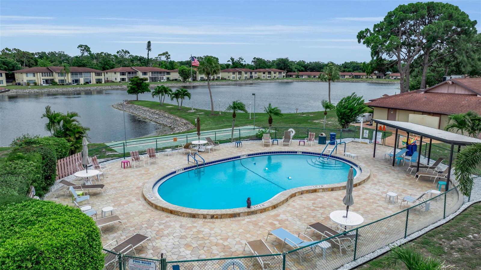 LAKE TIPPECANOE - Residential