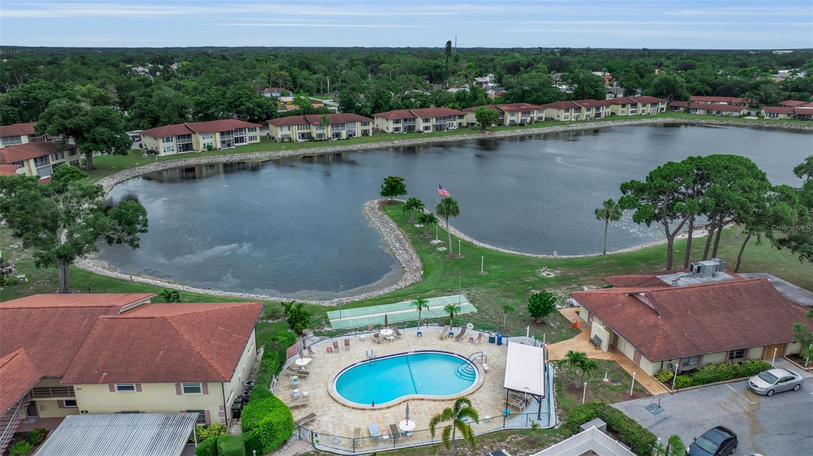 LAKE TIPPECANOE - Residential