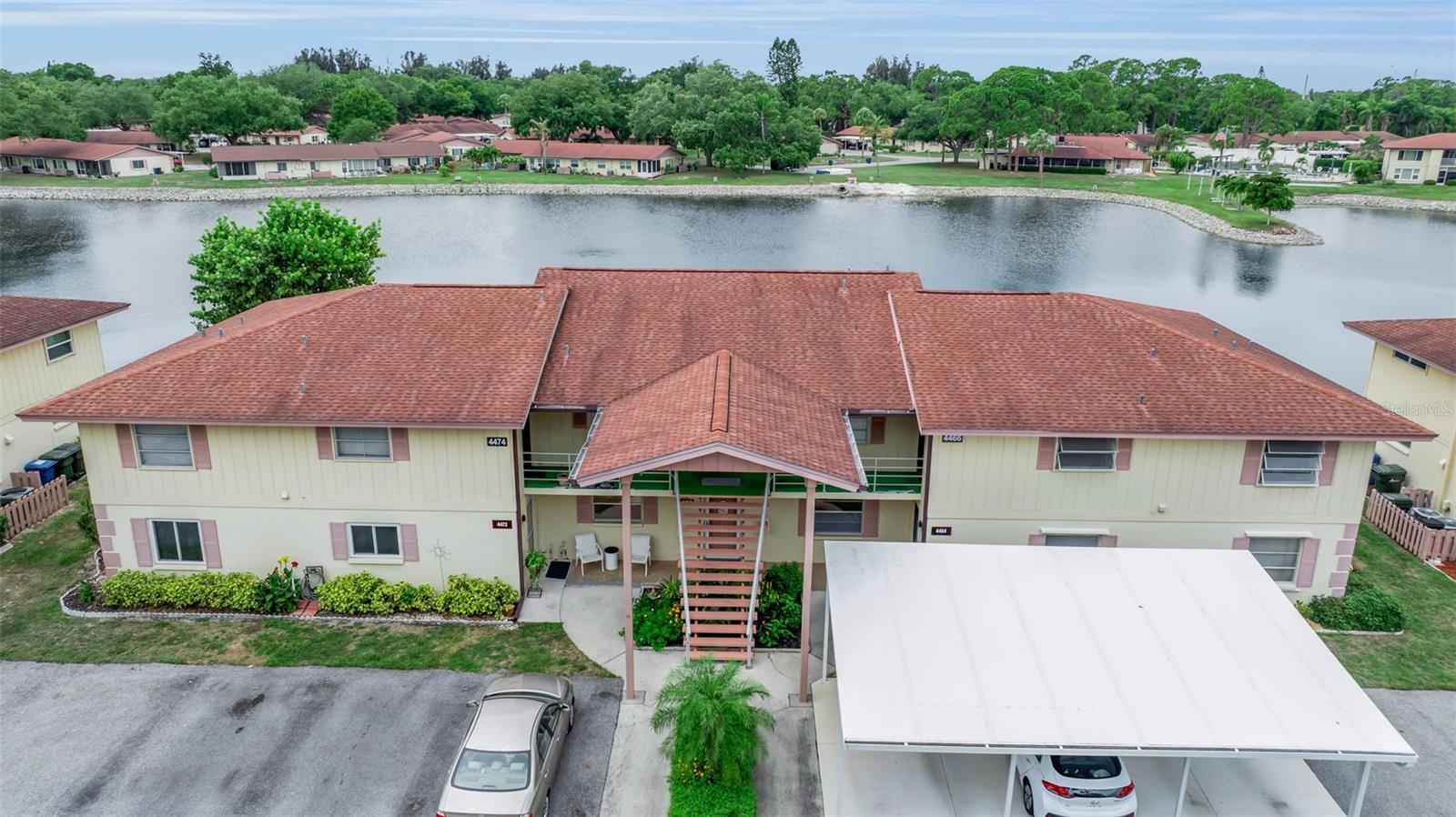 LAKE TIPPECANOE - Residential