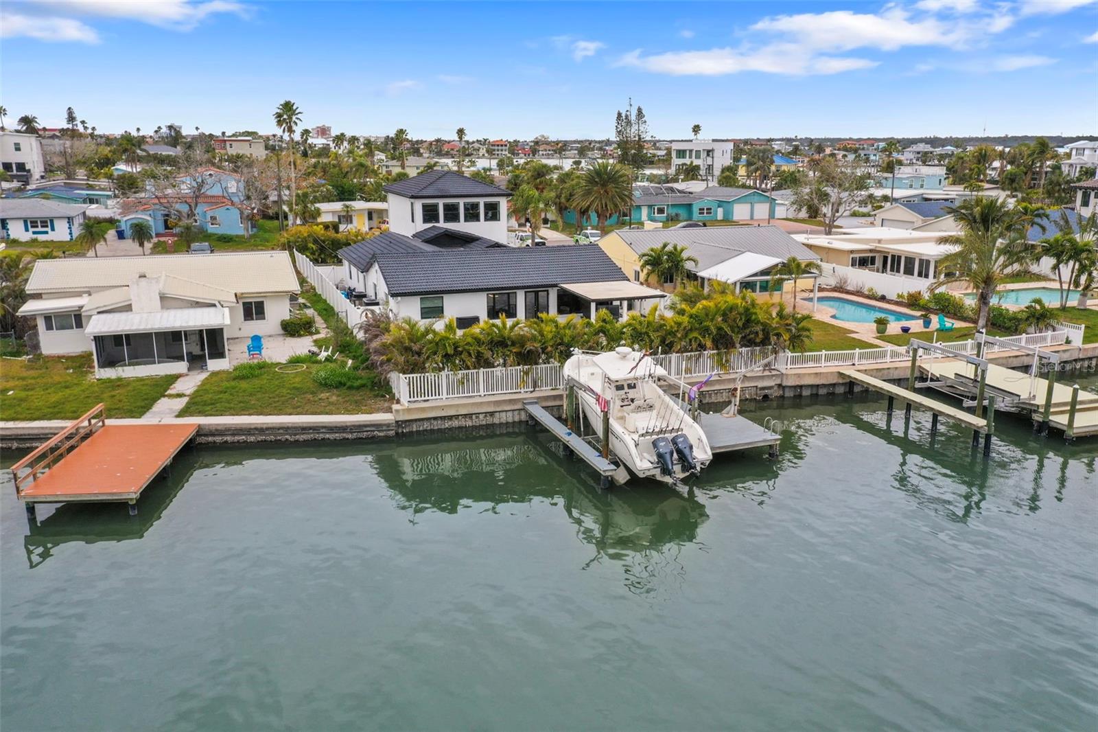 LONE PALM BEACH 3RD ADD - Residential
