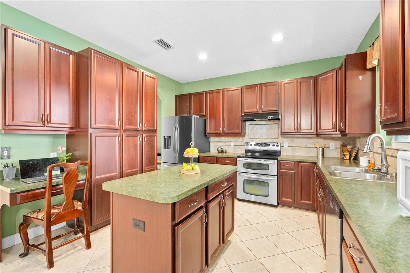 EMERALD ESTATES - Residential