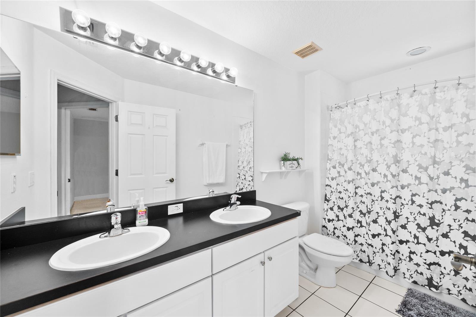 EMERALD ESTATES - Residential