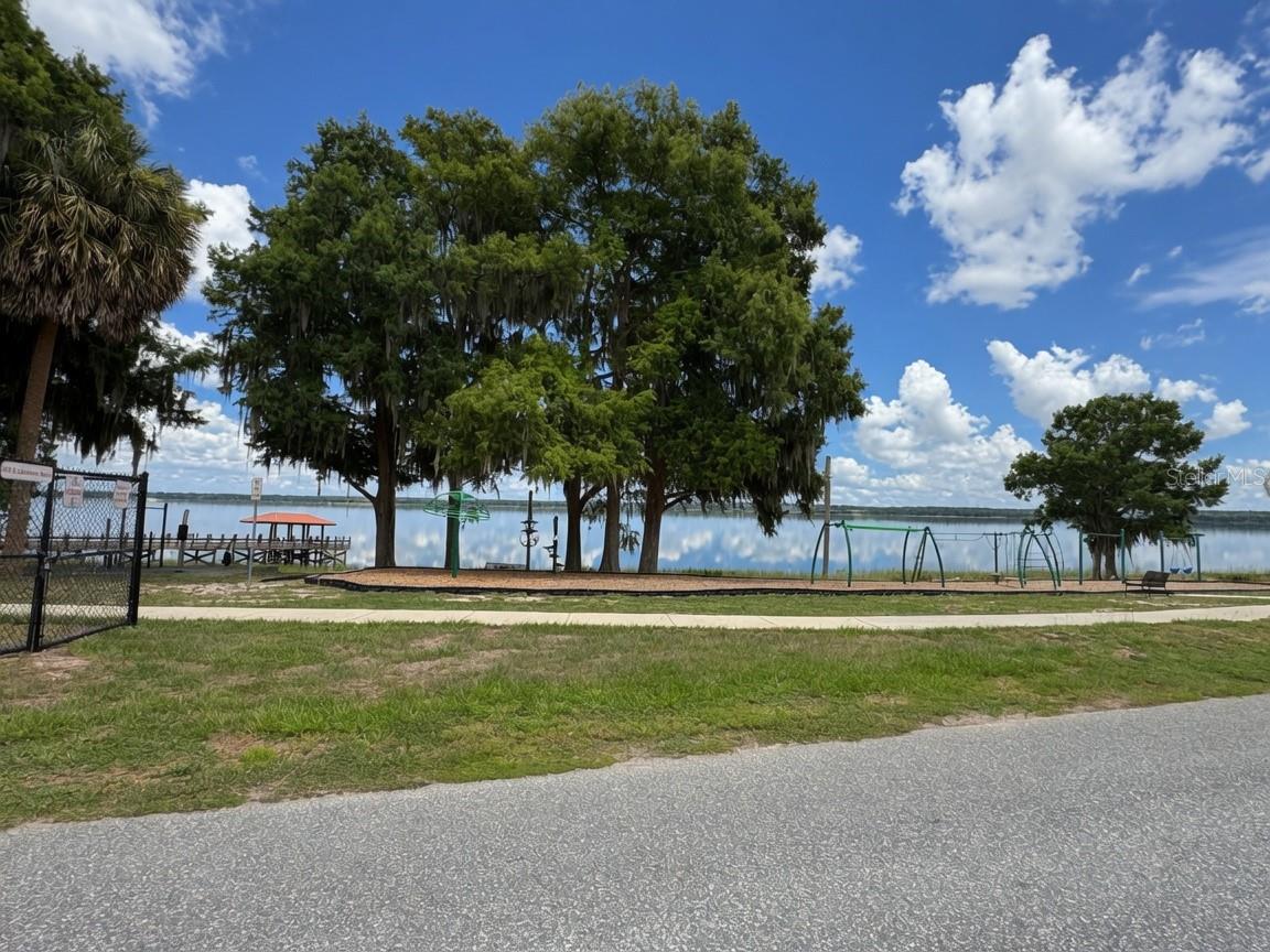 HOWEY GRIFFIN VILLAGE - Residential