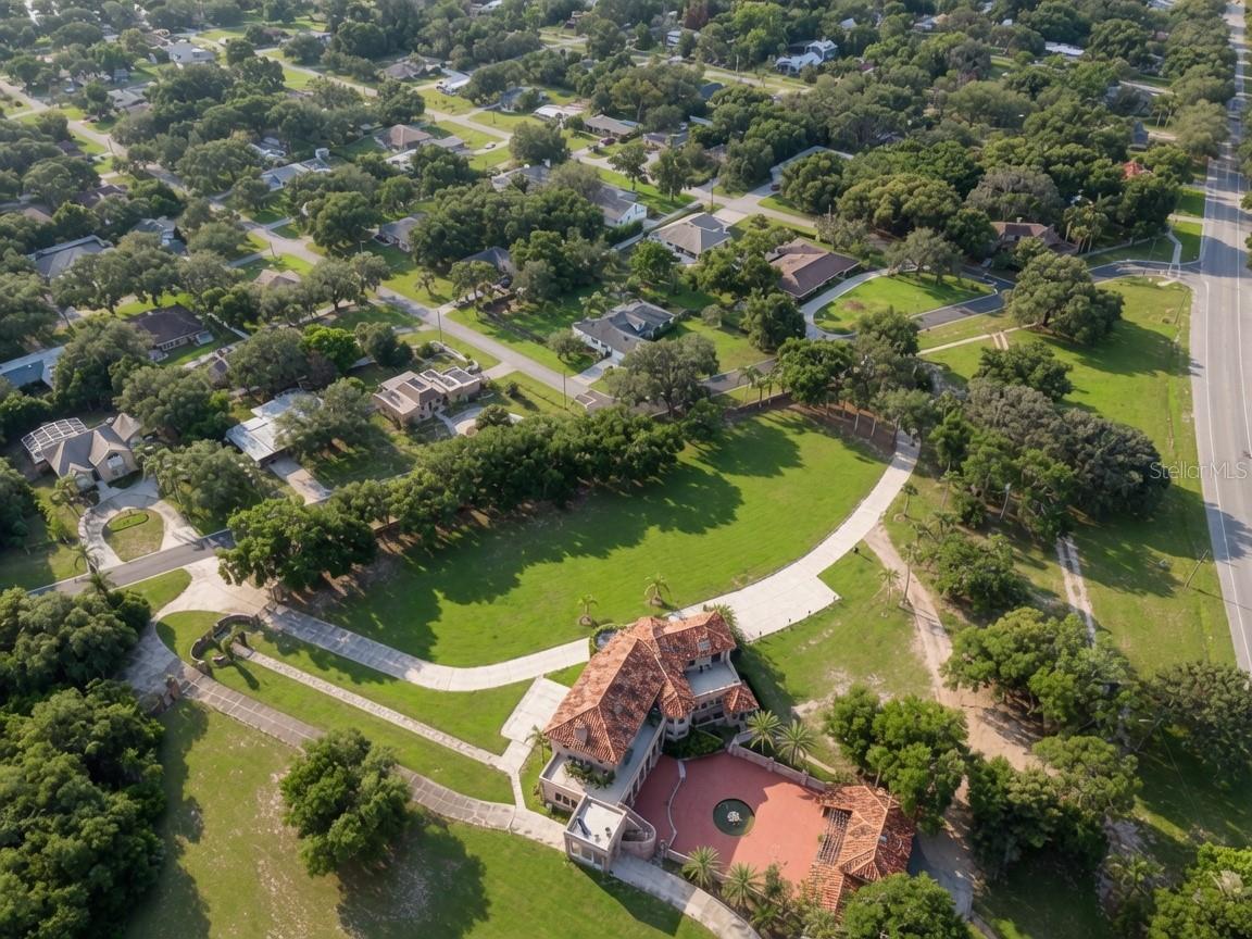 HOWEY GRIFFIN VILLAGE - Residential