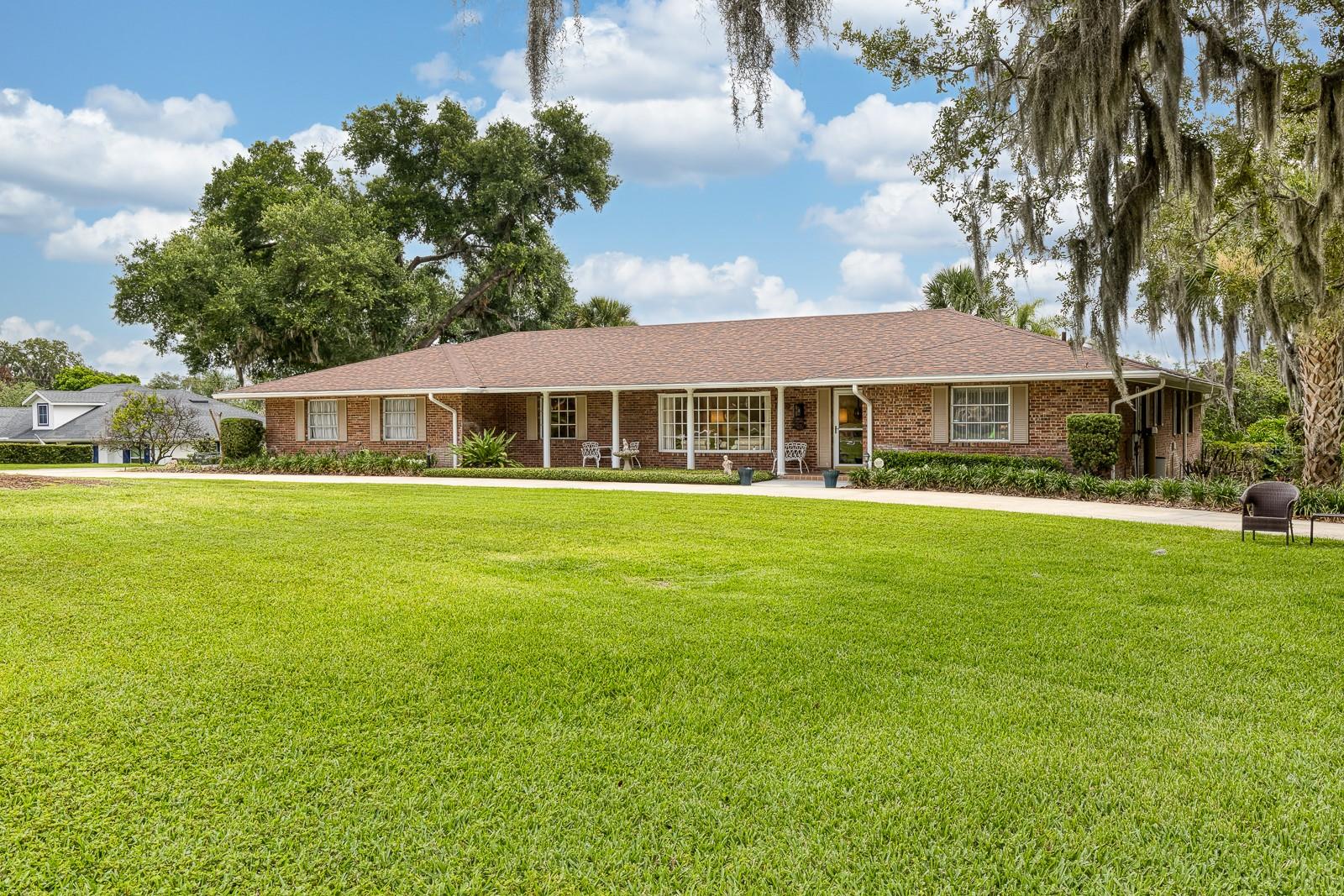 HOWEY GRIFFIN VILLAGE - Residential