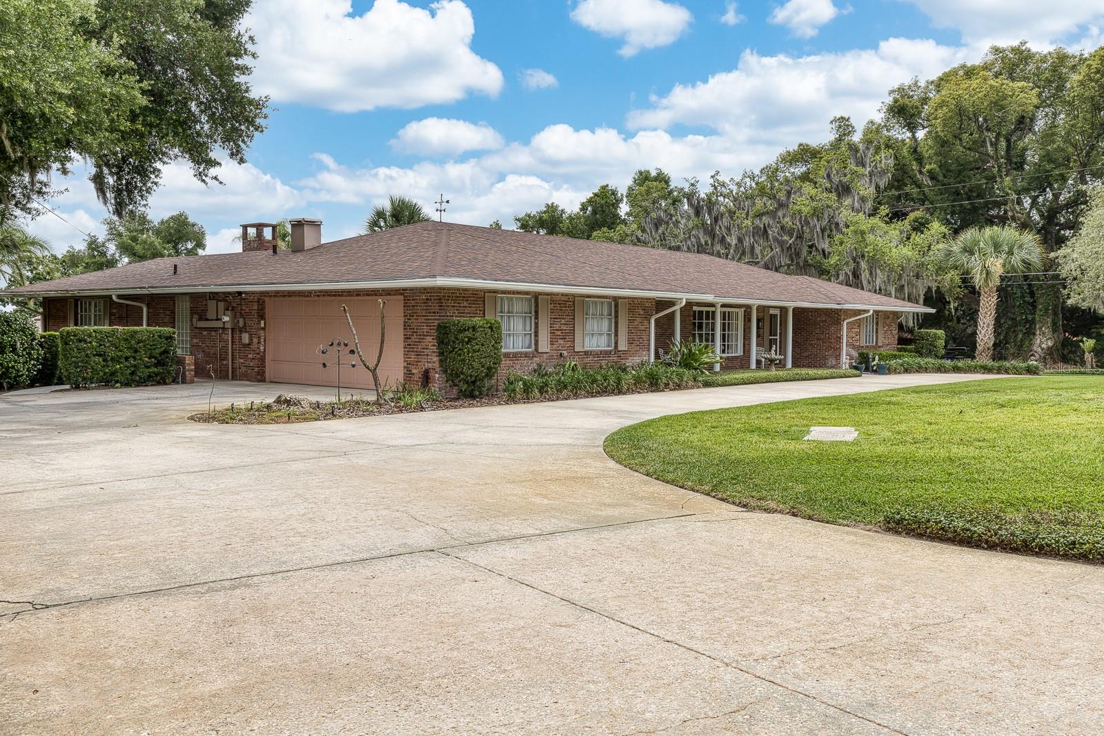 HOWEY GRIFFIN VILLAGE - Residential
