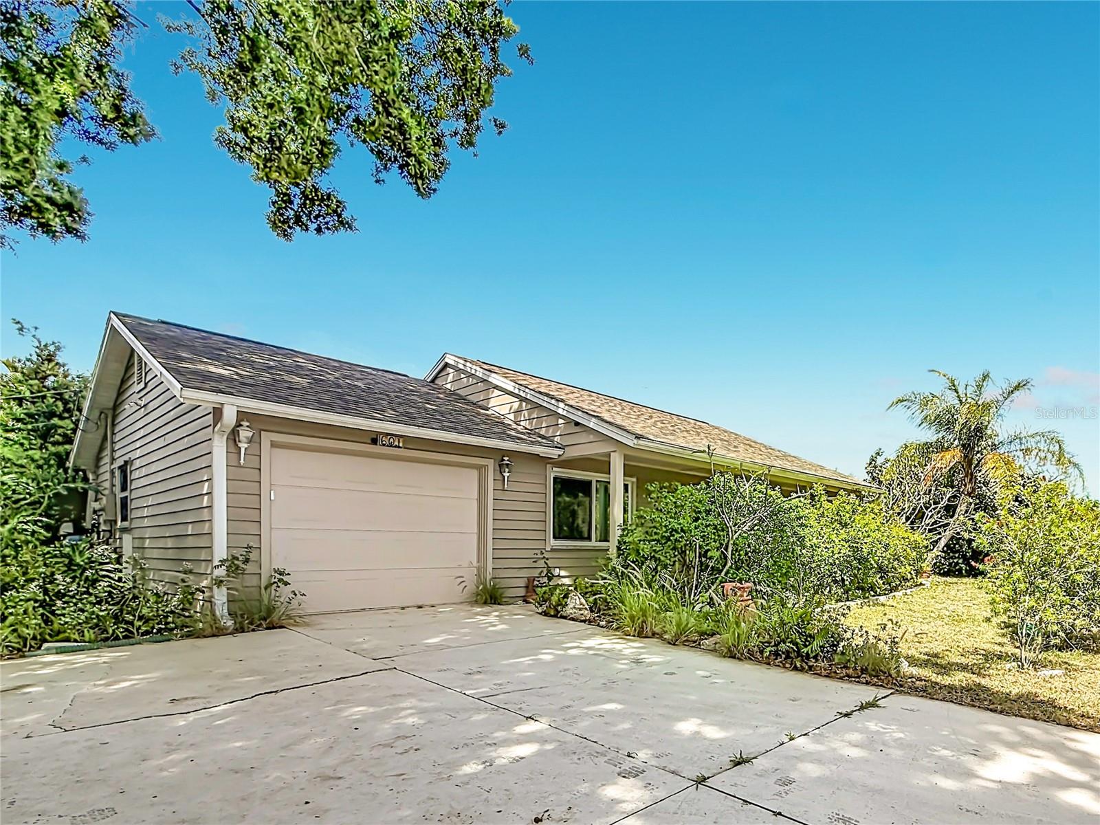 SOUTH VENICE - Residential