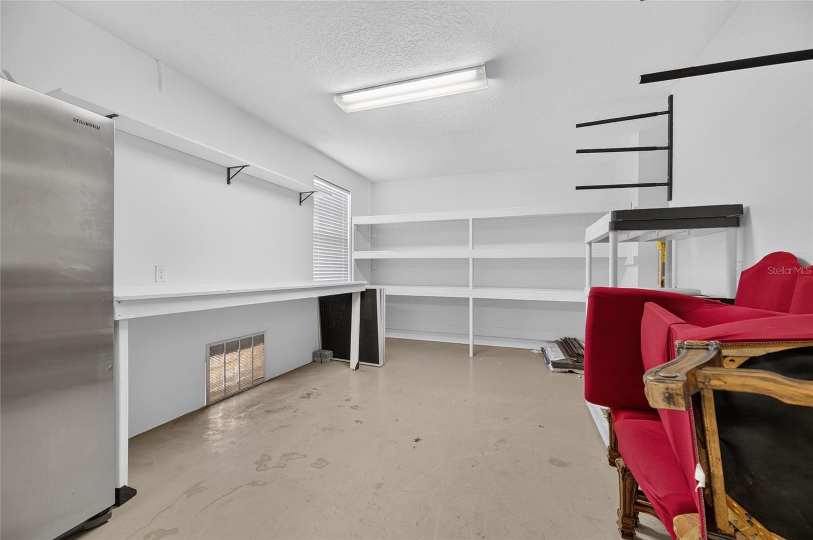MIRABAY PH 3B-2 - Residential