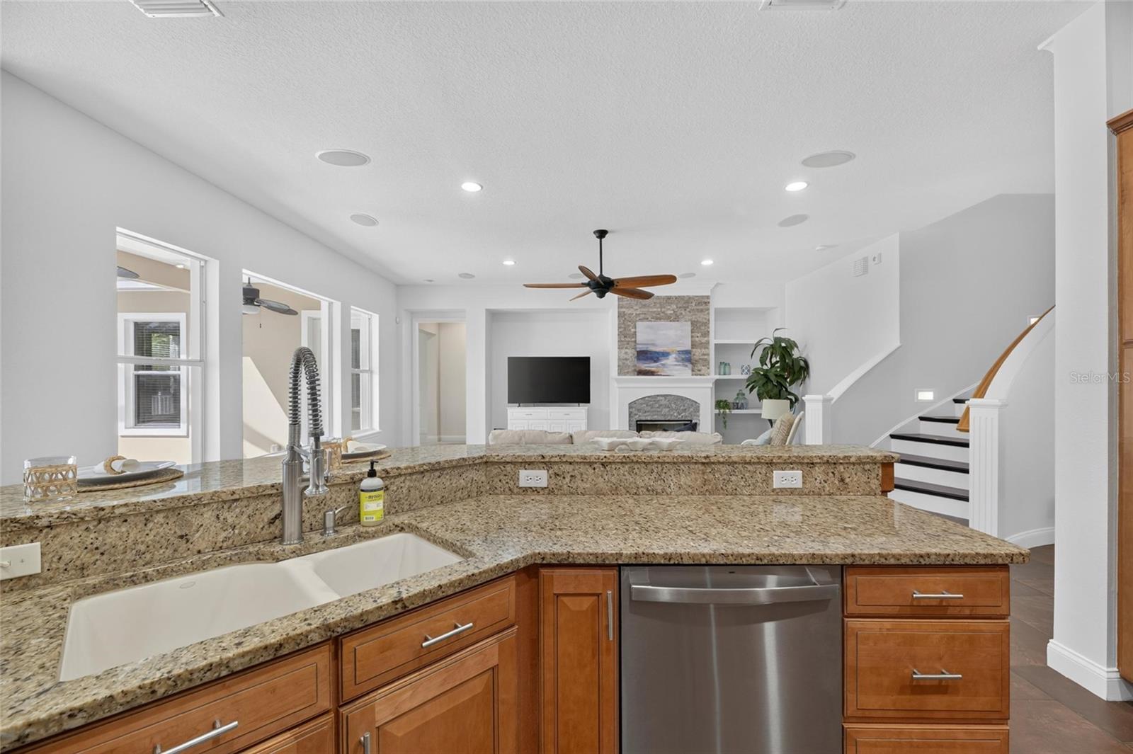 MIRABAY PH 3B-2 - Residential