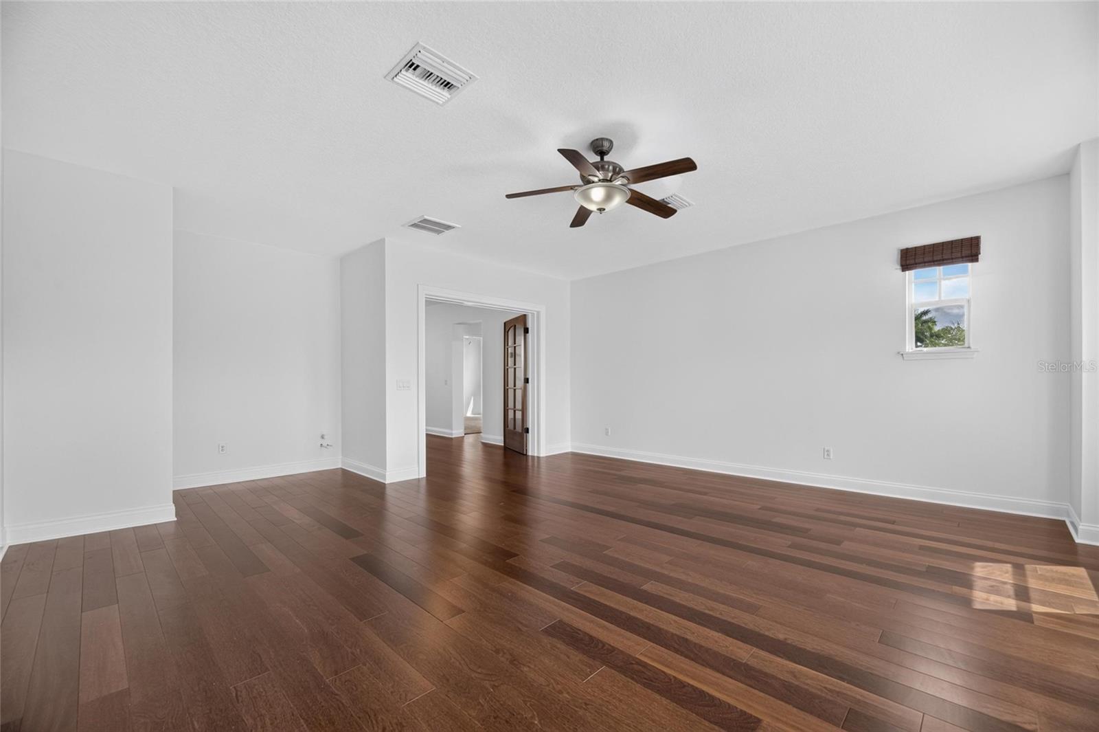 MIRABAY PH 3B-2 - Residential